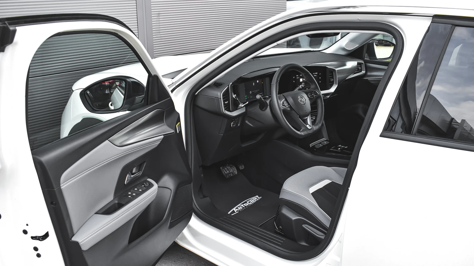 Opel Mokka e-Elegance 50 kWh - изображение 8