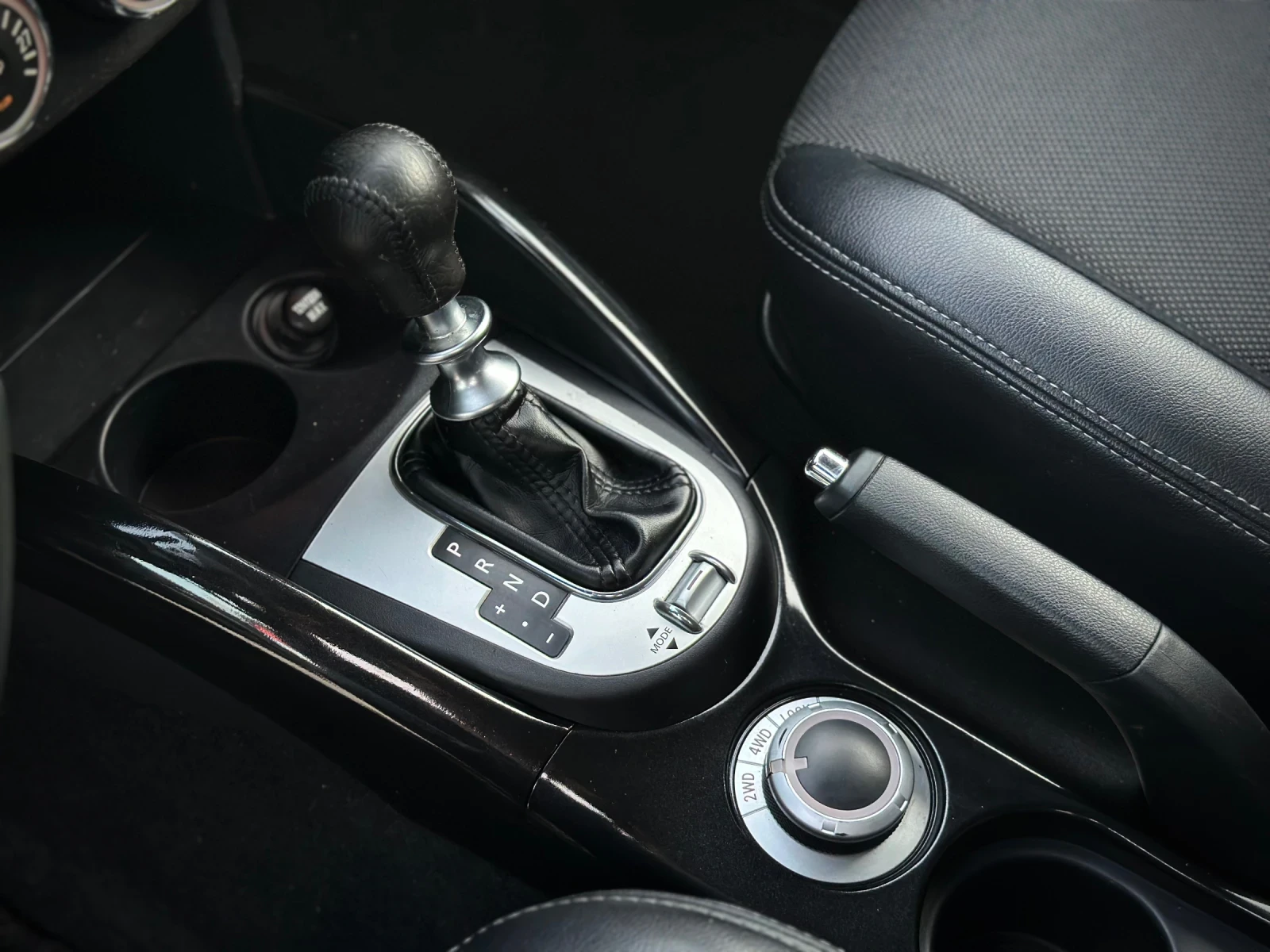 Mitsubishi Outlander Автоматик, снимка 11 - Автомобили и джипове - 54840889