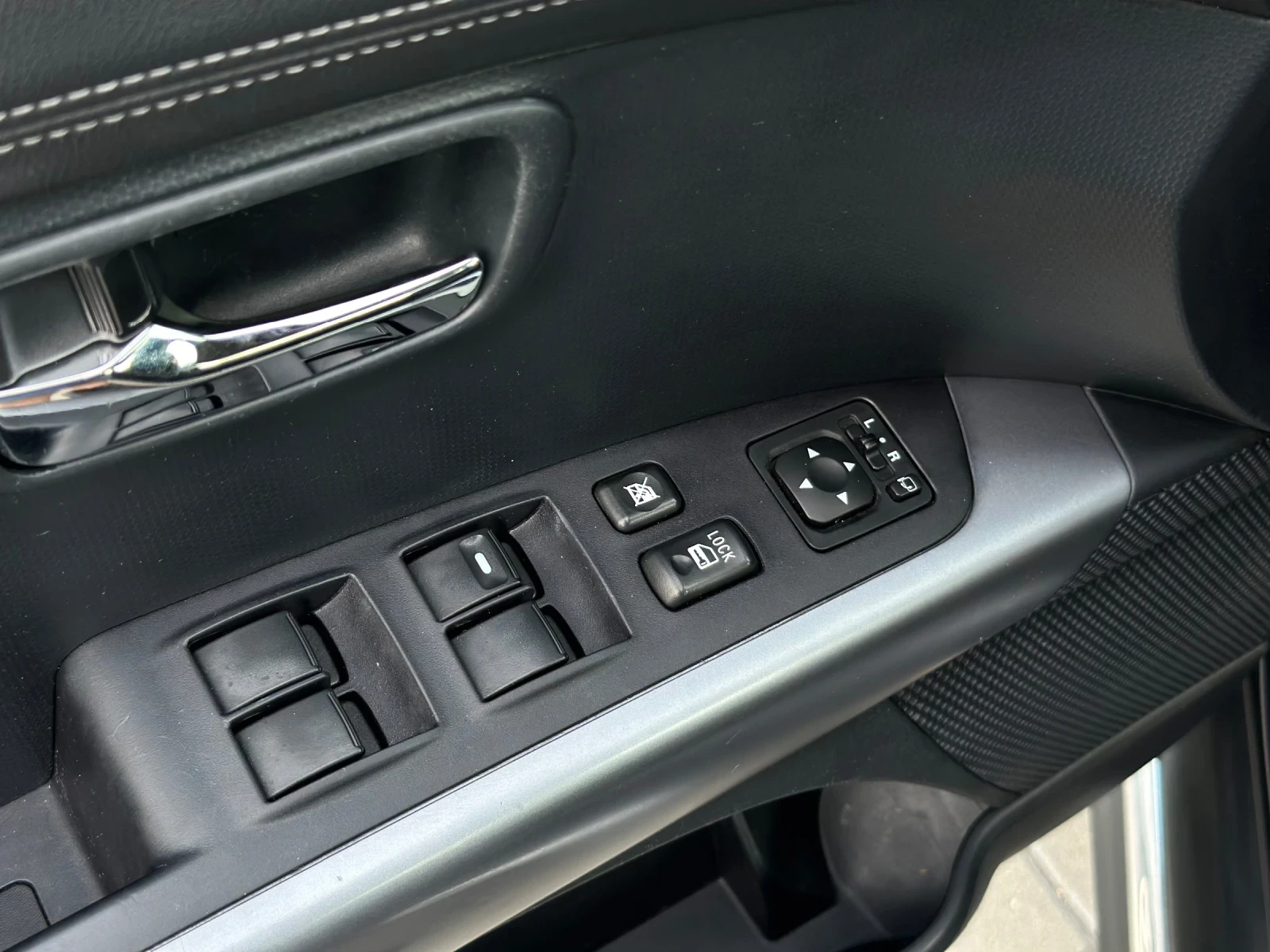 Mitsubishi Outlander Автоматик, снимка 12 - Автомобили и джипове - 54840889