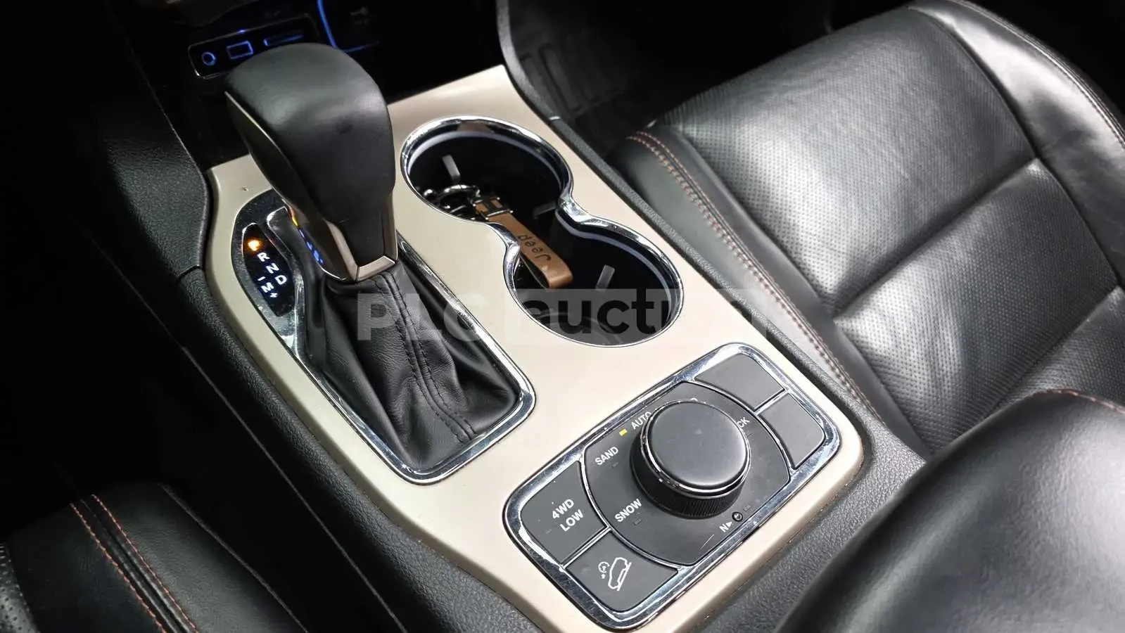 Jeep Grand cherokee SPECIAL EDITION !!УНИКАТ!! #ПЪЛНО ОБОРУДВАНЕ#, снимка 9 - Автомобили и джипове - 55082111
