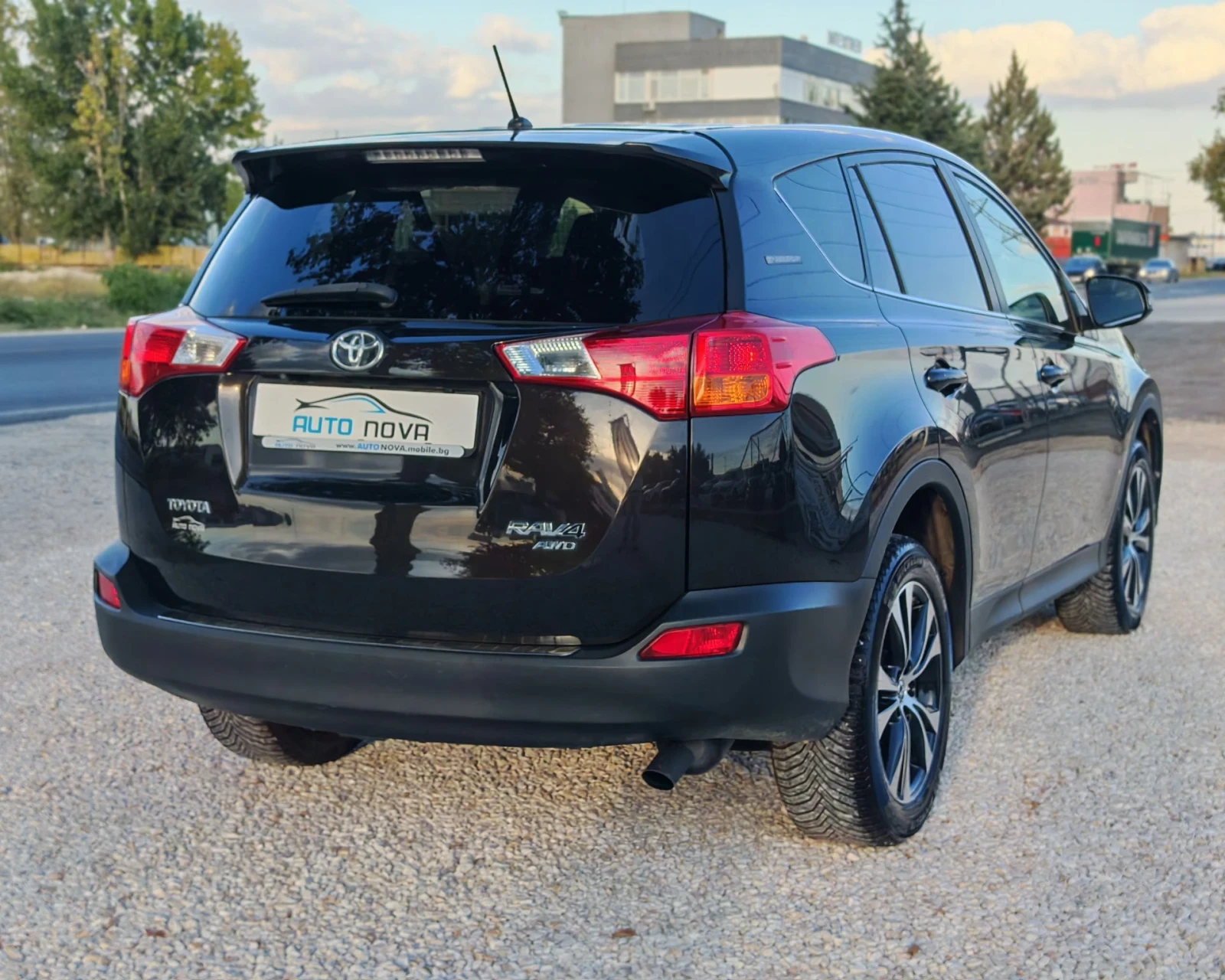 Toyota Rav4 2.0 ДИЗЕЛ 124 К.С. 4Х4! LOUNGE! КАТО НОВА!!!, снимка 5 - Автомобили и джипове - 56318615