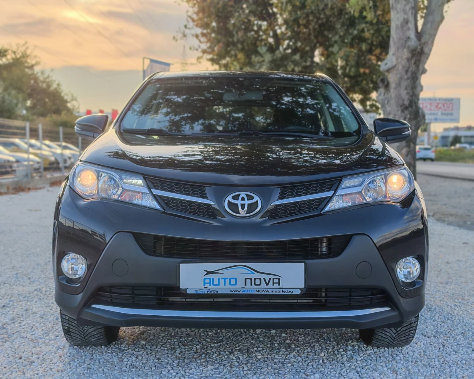 Toyota Rav4 2.0 ДИЗЕЛ 124 К.С. 4Х4! LOUNGE! КАТО НОВА!!!, снимка 2 - Автомобили и джипове - 56318615
