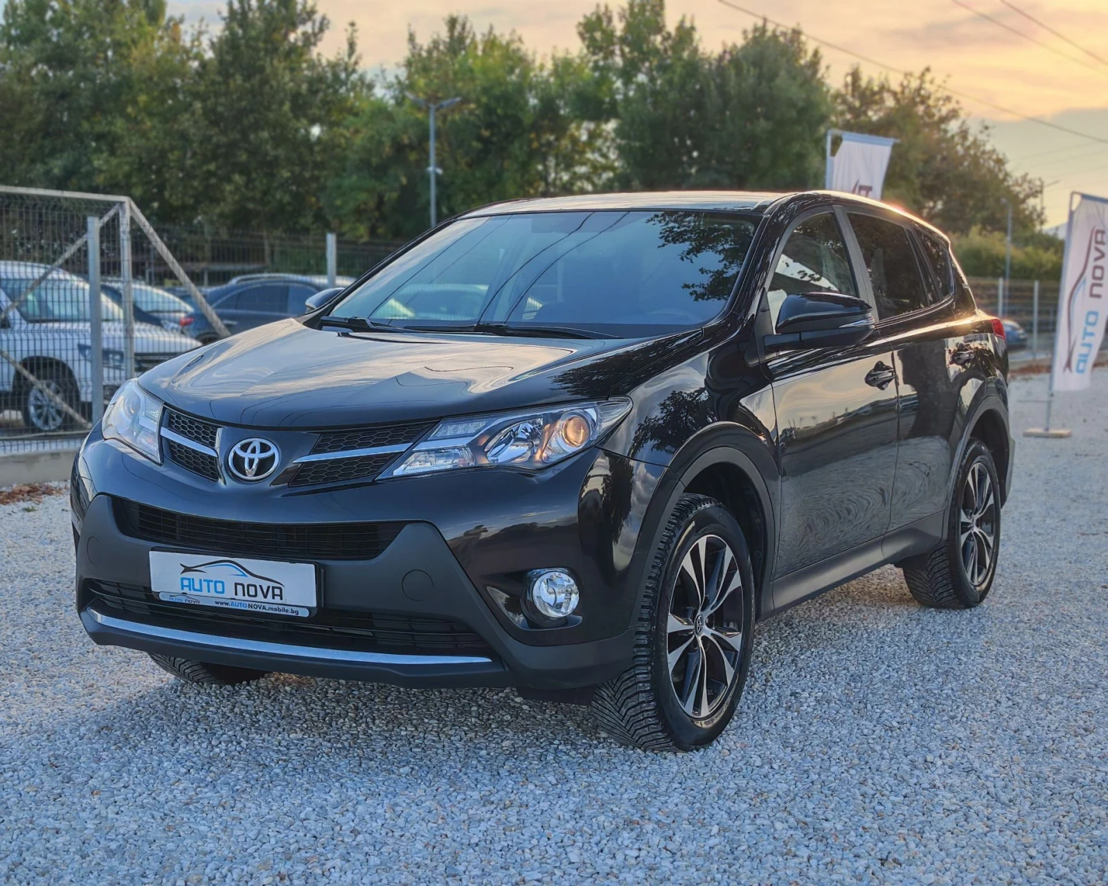 Toyota Rav4 2.0 ДИЗЕЛ 124 К.С. 4Х4! LOUNGE! КАТО НОВА!!!, снимка 3 - Автомобили и джипове - 56318615