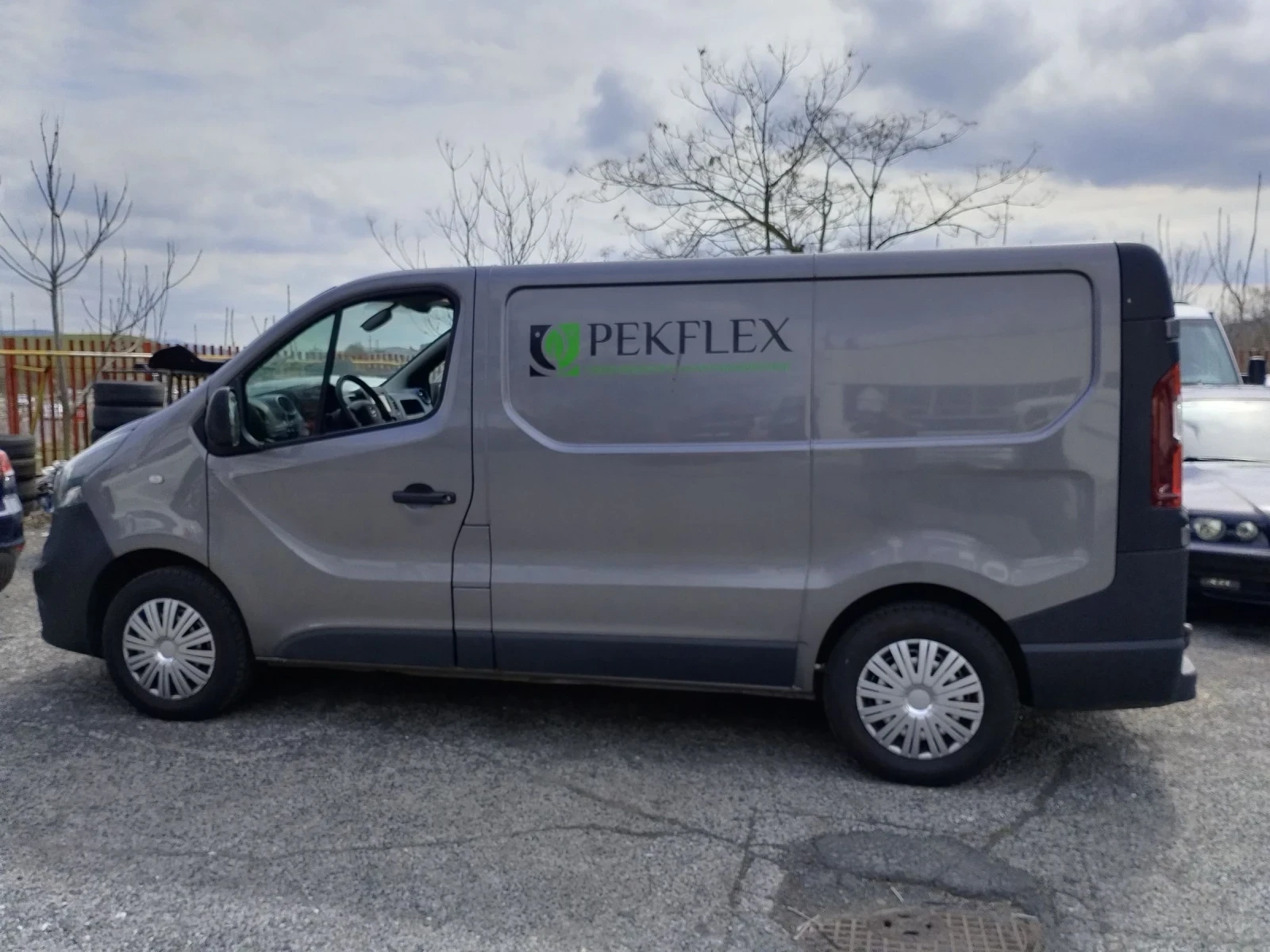 Opel Vivaro 121кс.1.6DTCI - изображение 3