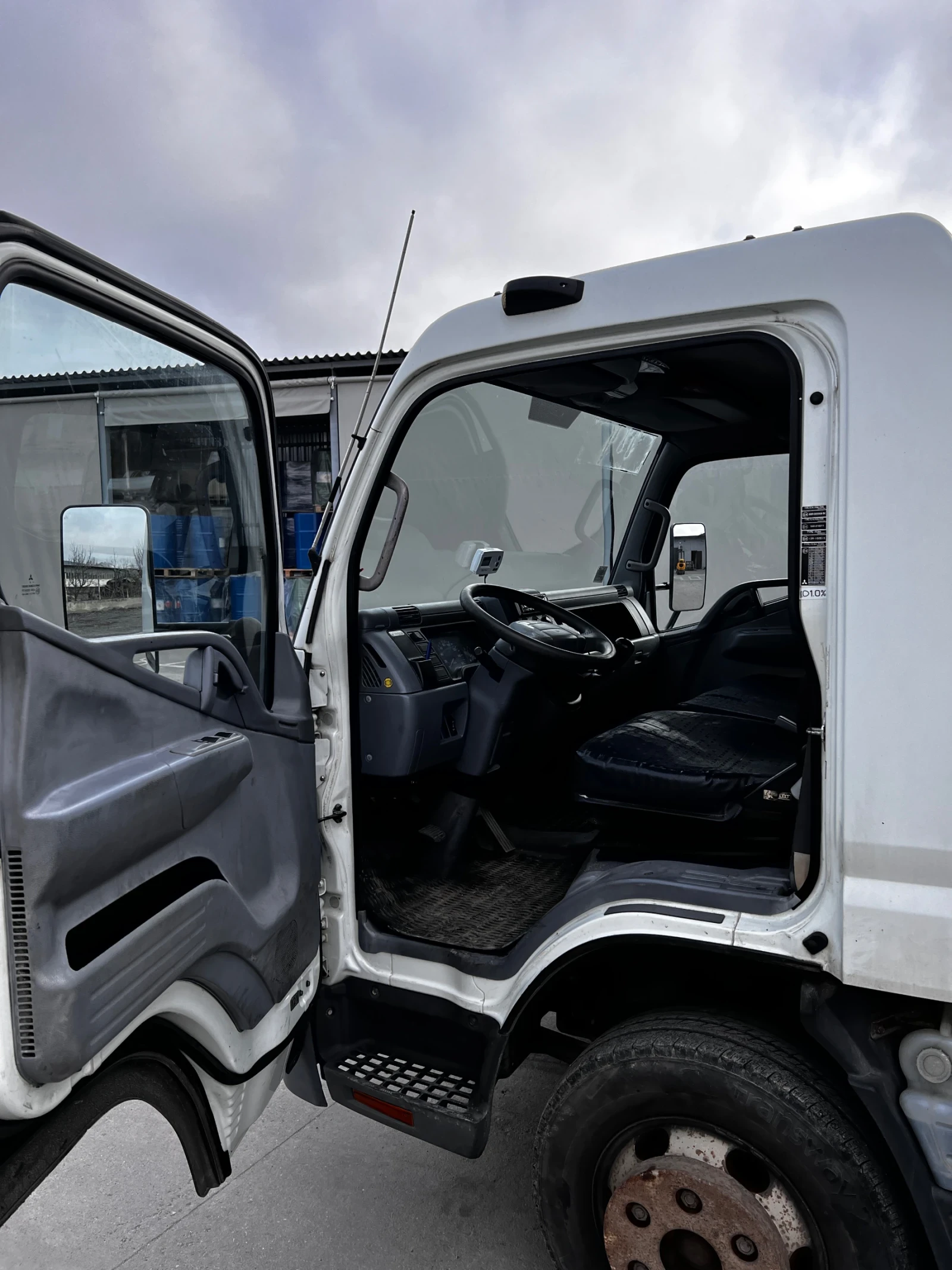 Mitsubishi Fuso, снимка 9 - Камиони - 53972119