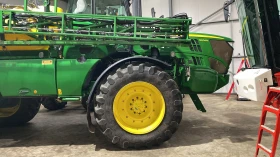       John Deere R404i   20%