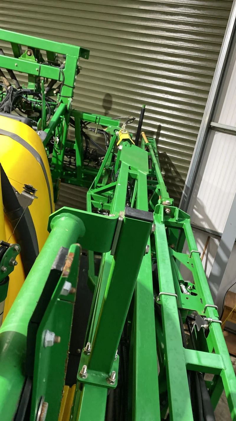 Самоходна пръскачка Друга марка John Deere R4040i лизинг с 20%, снимка 13 - Селскостопанска техника - 52626172