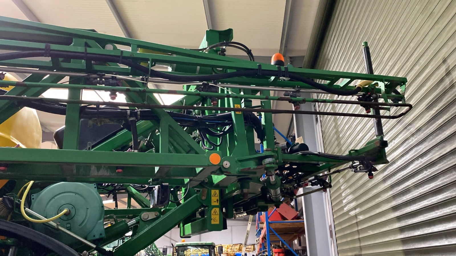   John Deere R404i   20% | Mobile.bg   12