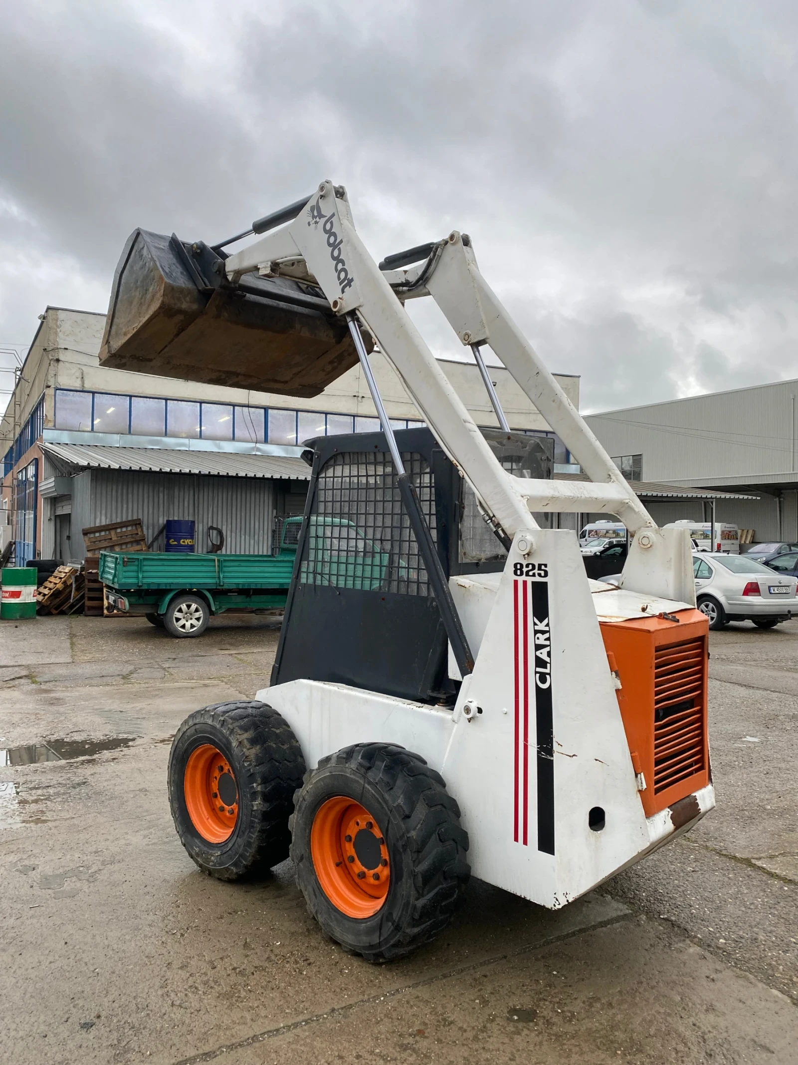 Мини челни товарачи Bobcat Clark 825, снимка 3 - Индустриална техника - 54528719