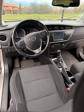 Toyota Auris, снимка 8