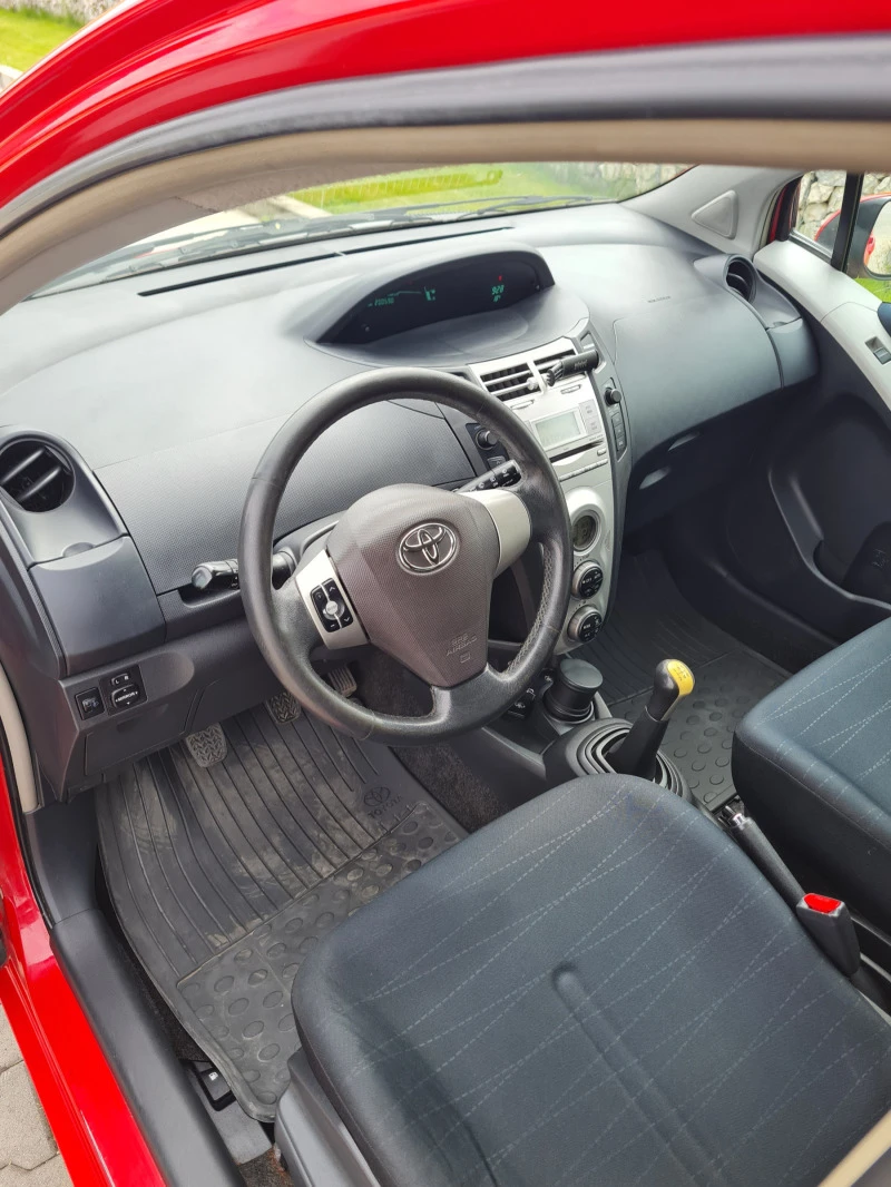 Toyota Yaris 1.3 VVTI 87к.с., снимка 7 - Автомобили и джипове - 45946489