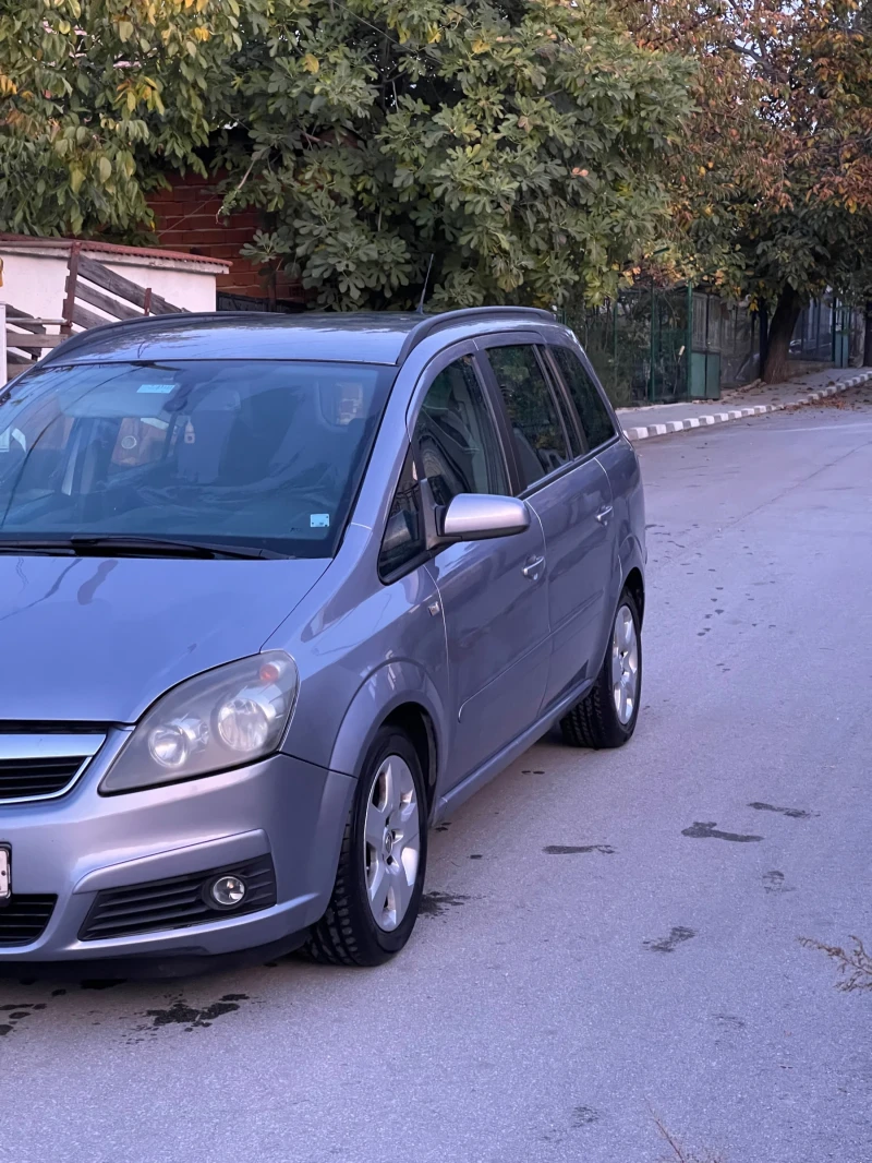 Opel Zafira 1.9, снимка 2 - Автомобили и джипове - 47806209