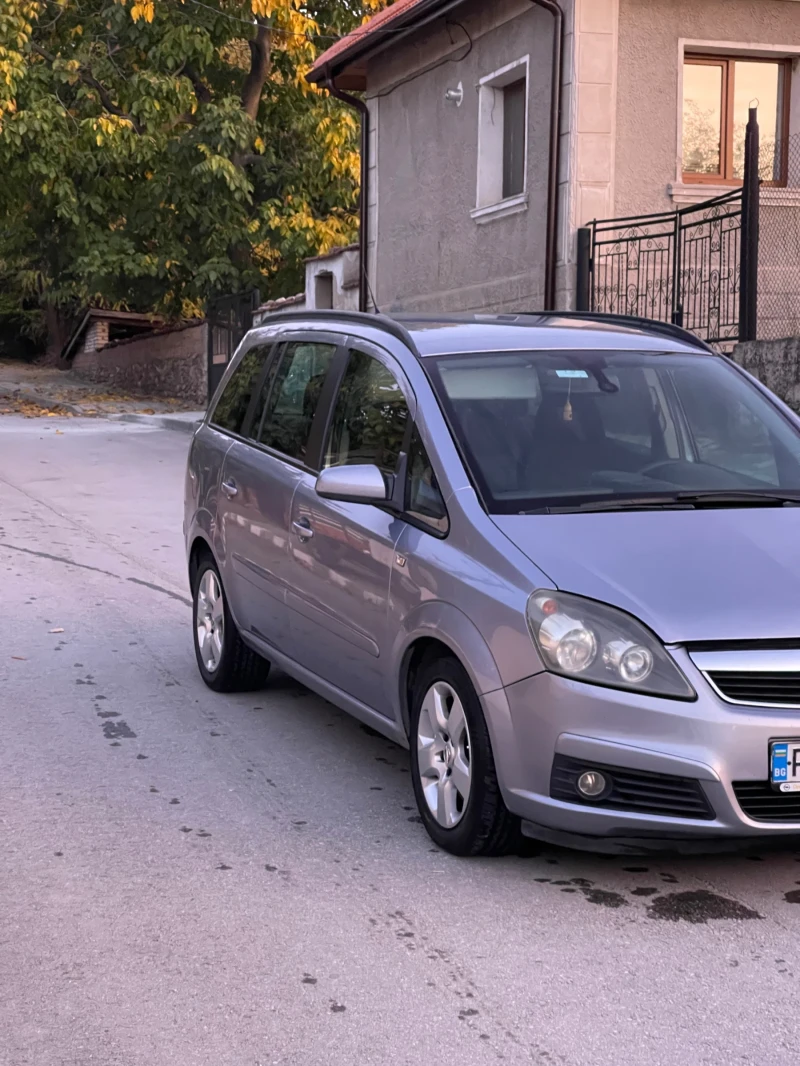 Opel Zafira 1.9, снимка 3 - Автомобили и джипове - 47806209