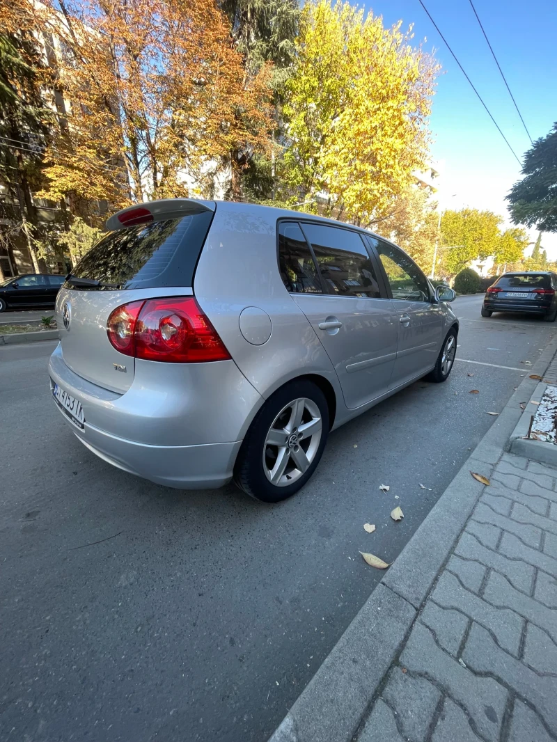 VW Golf 5, снимка 8 - Автомобили и джипове - 47897738