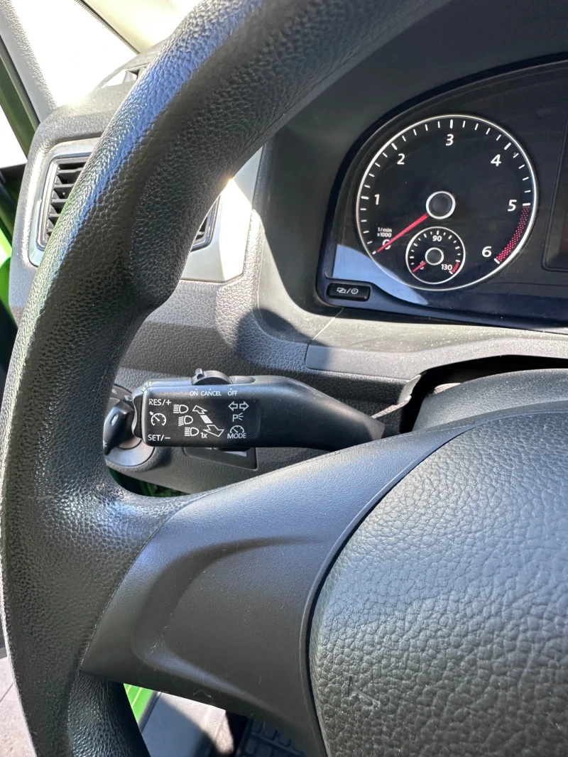 VW Caddy, снимка 9 - Автомобили и джипове - 52173259