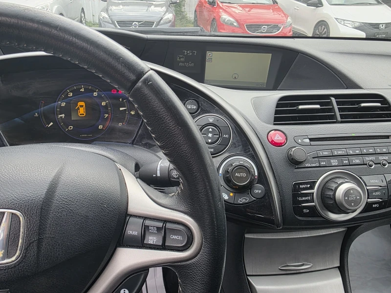 Honda Civic 1.8  I NAVI, ксенон., снимка 7 - Автомобили и джипове - 51987748