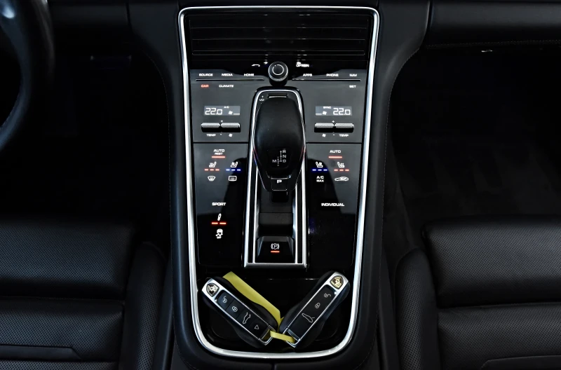Porsche Panamera TURBO , снимка 12 - Автомобили и джипове - 52504175