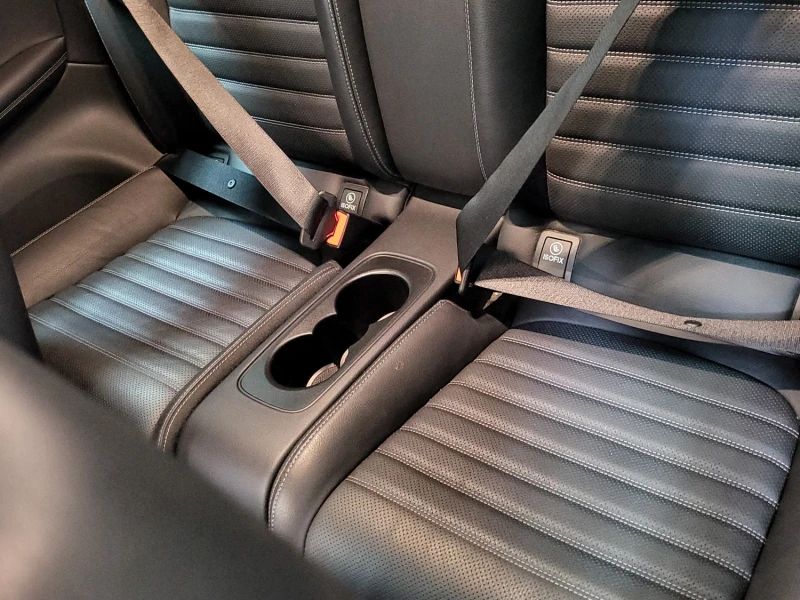 Mercedes-Benz C 300 AMG-line* 4M* Burmester* Камера* Подгрев* Keyless, снимка 15 - Автомобили и джипове - 52552114