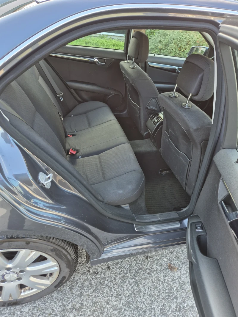 Mercedes-Benz C 180, снимка 9 - Автомобили и джипове - 52753689