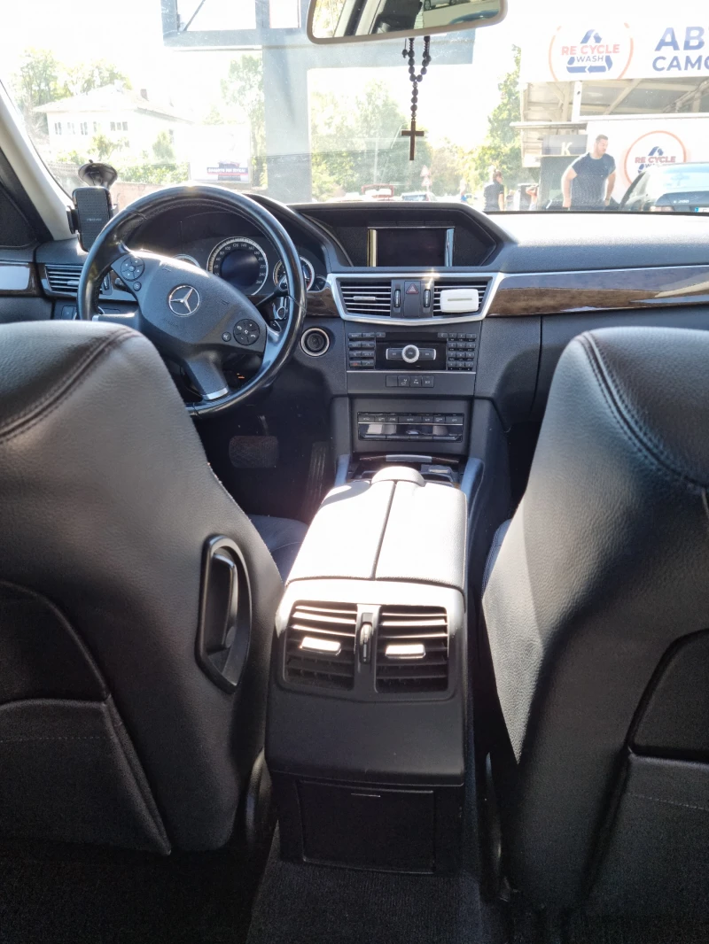 Mercedes-Benz E 220 S212, снимка 7 - Автомобили и джипове - 53223801