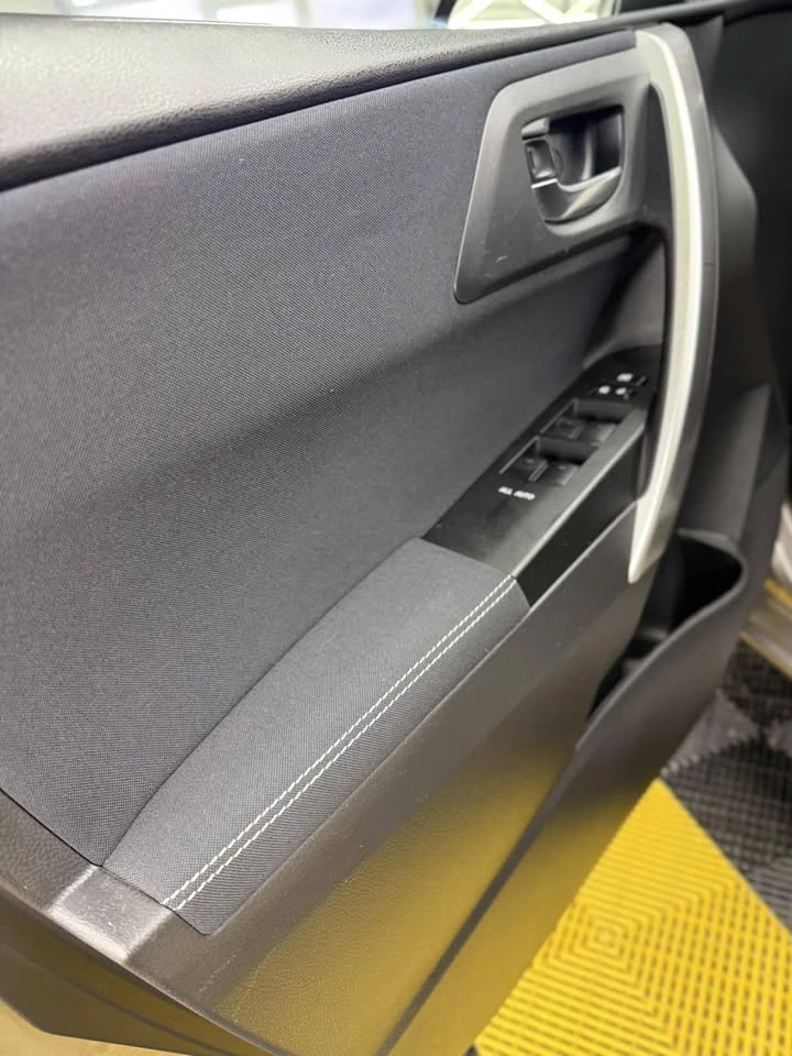 Toyota Auris, снимка 11 - Автомобили и джипове - 54036553