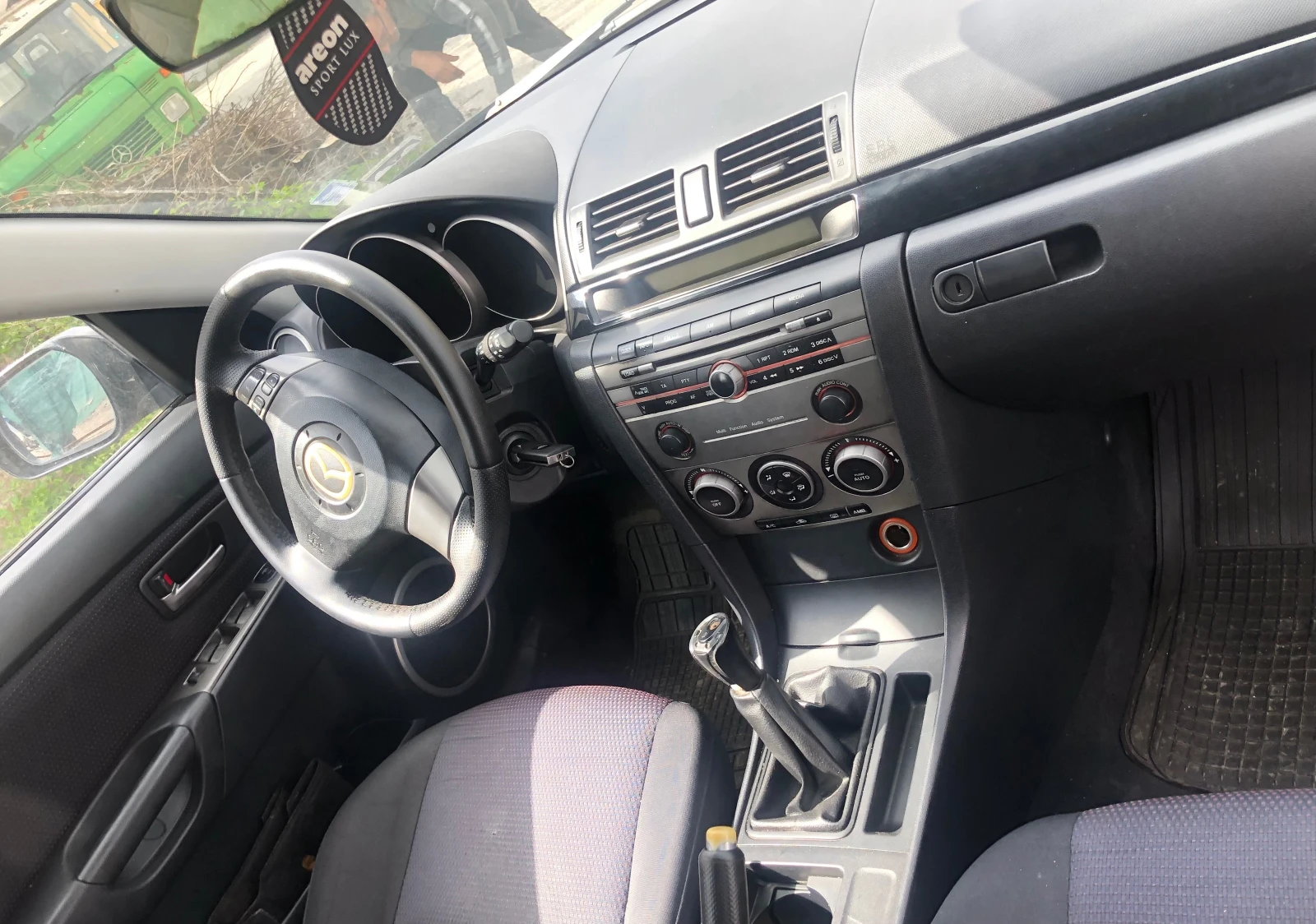 Mazda 3 1.4 i и 1.6 hdi 2 броя - изображение 6