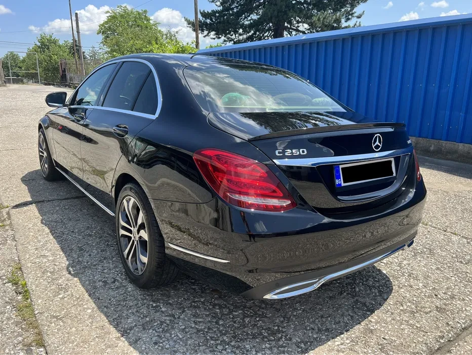 Mercedes-Benz C 250 4MATIC AIRMATIC - изображение 4