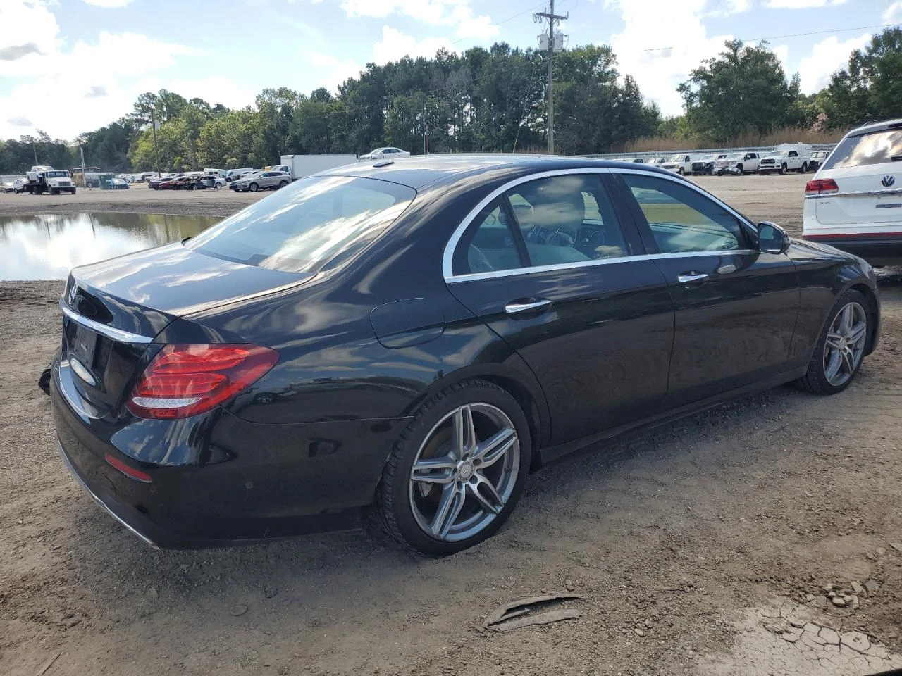Mercedes-Benz E 300  - изображение 5