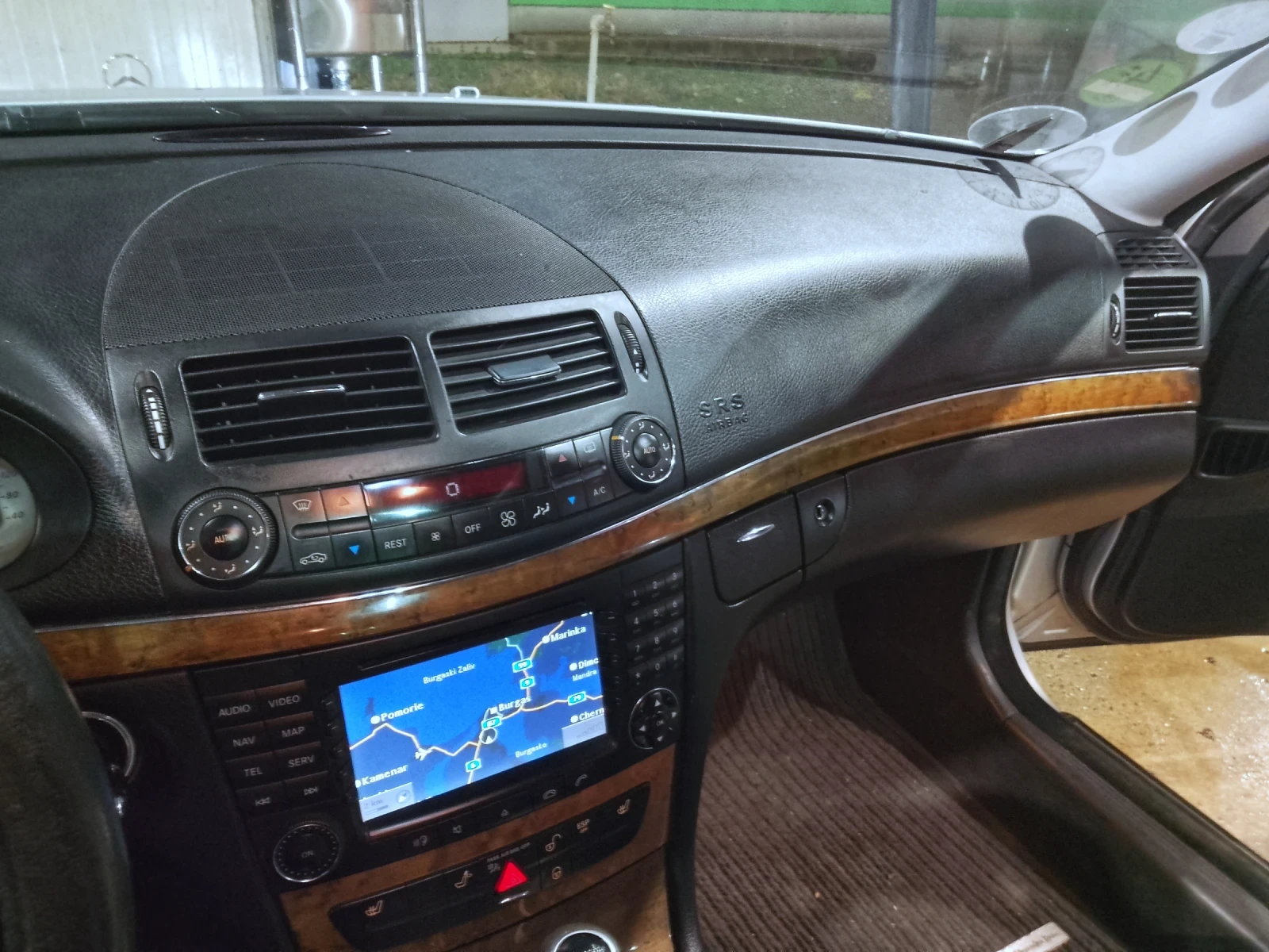 Mercedes-Benz E 320 Facelift Avantgarde Panorama  - изображение 3