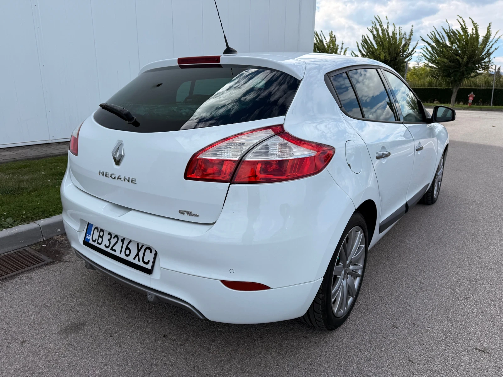 Renault Megane 1.5 DCI Автоматик GT-Line Първи собственик - изображение 4