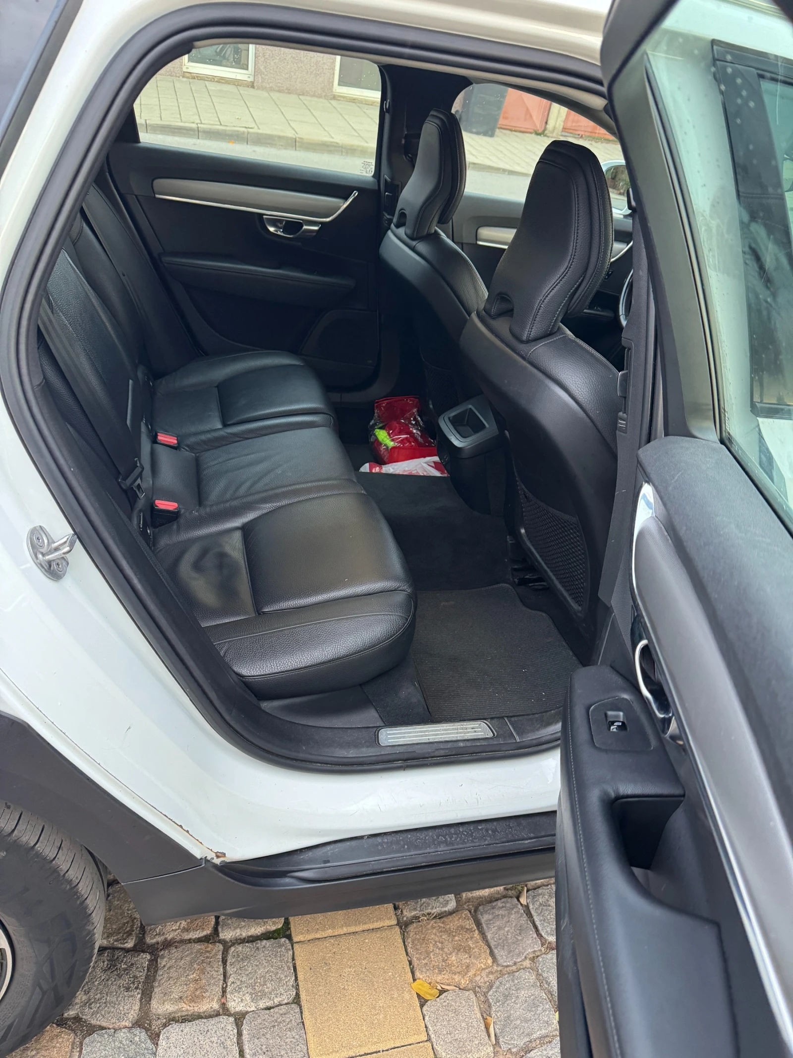 Volvo V90 Cross Country B4 Mild Hybrid - изображение 10