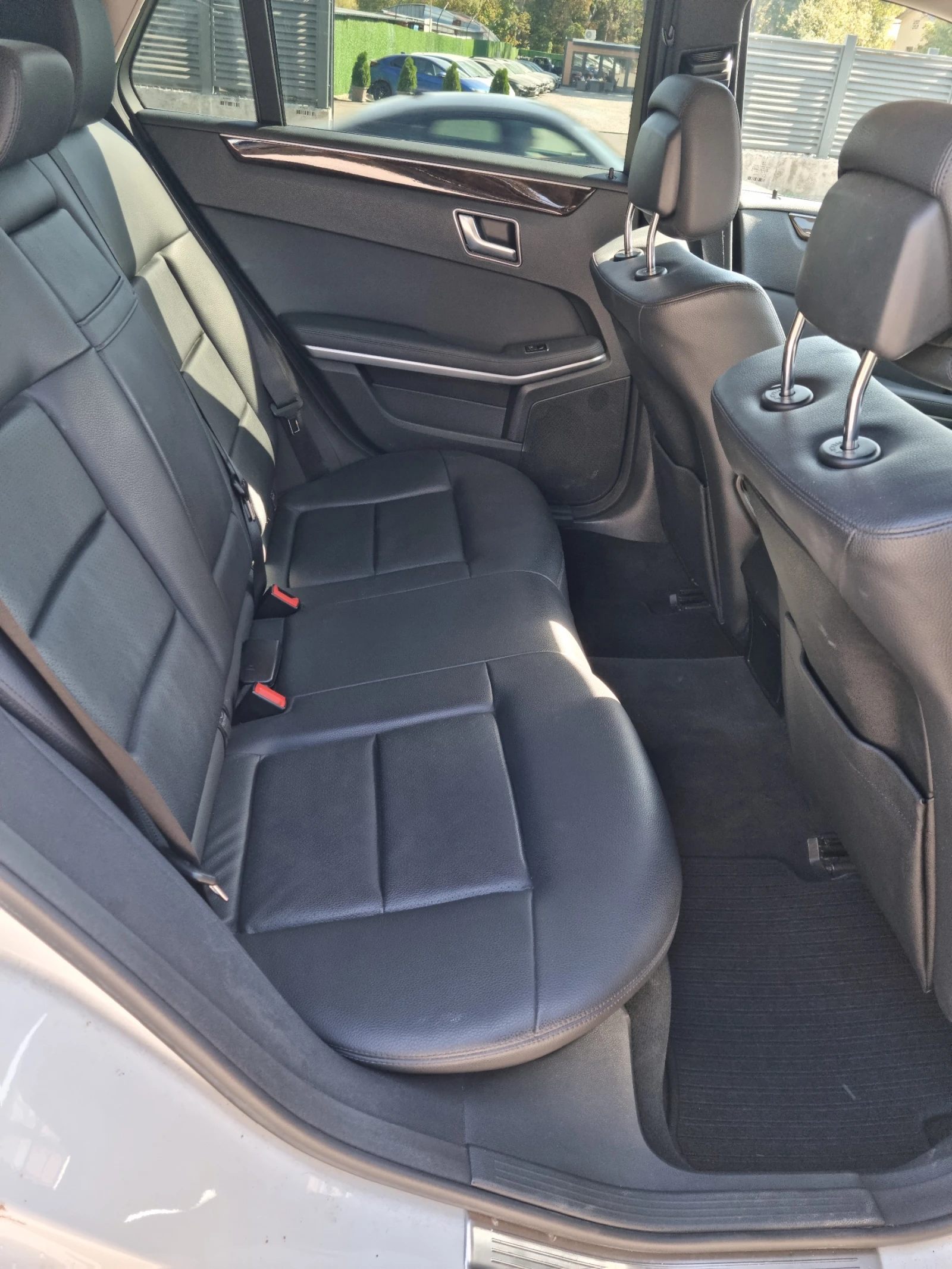 Mercedes-Benz E 220 S212 - изображение 6