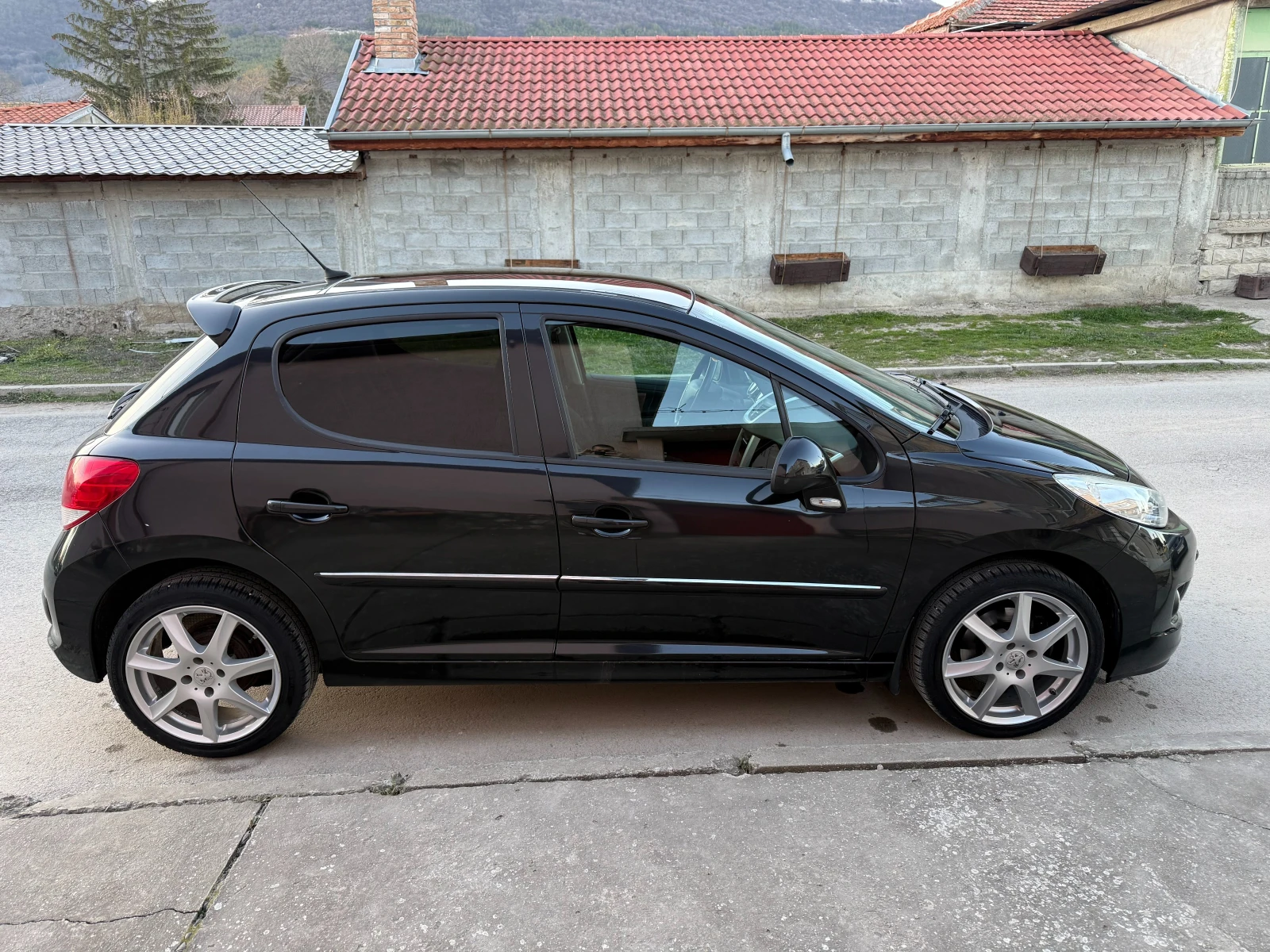 Peugeot 207 FACELIFT 1, 4 VTi - изображение 6