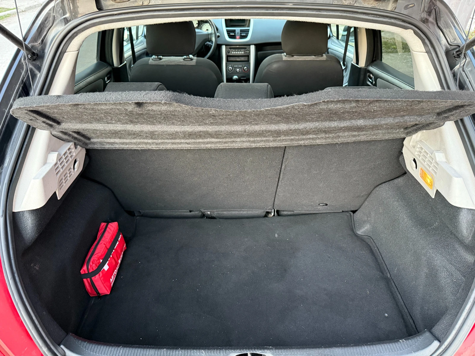 Peugeot 207 FACELIFT 1, 4 VTi, снимка 13 - Автомобили и джипове - 53749040