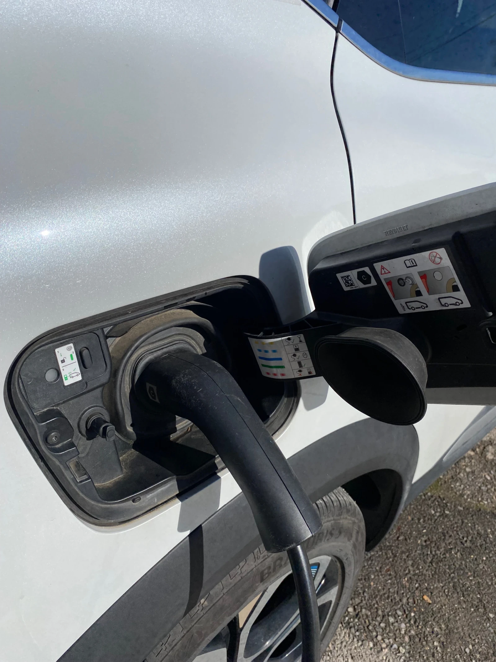 Renault Captur, снимка 9 - Автомобили и джипове - 53846322