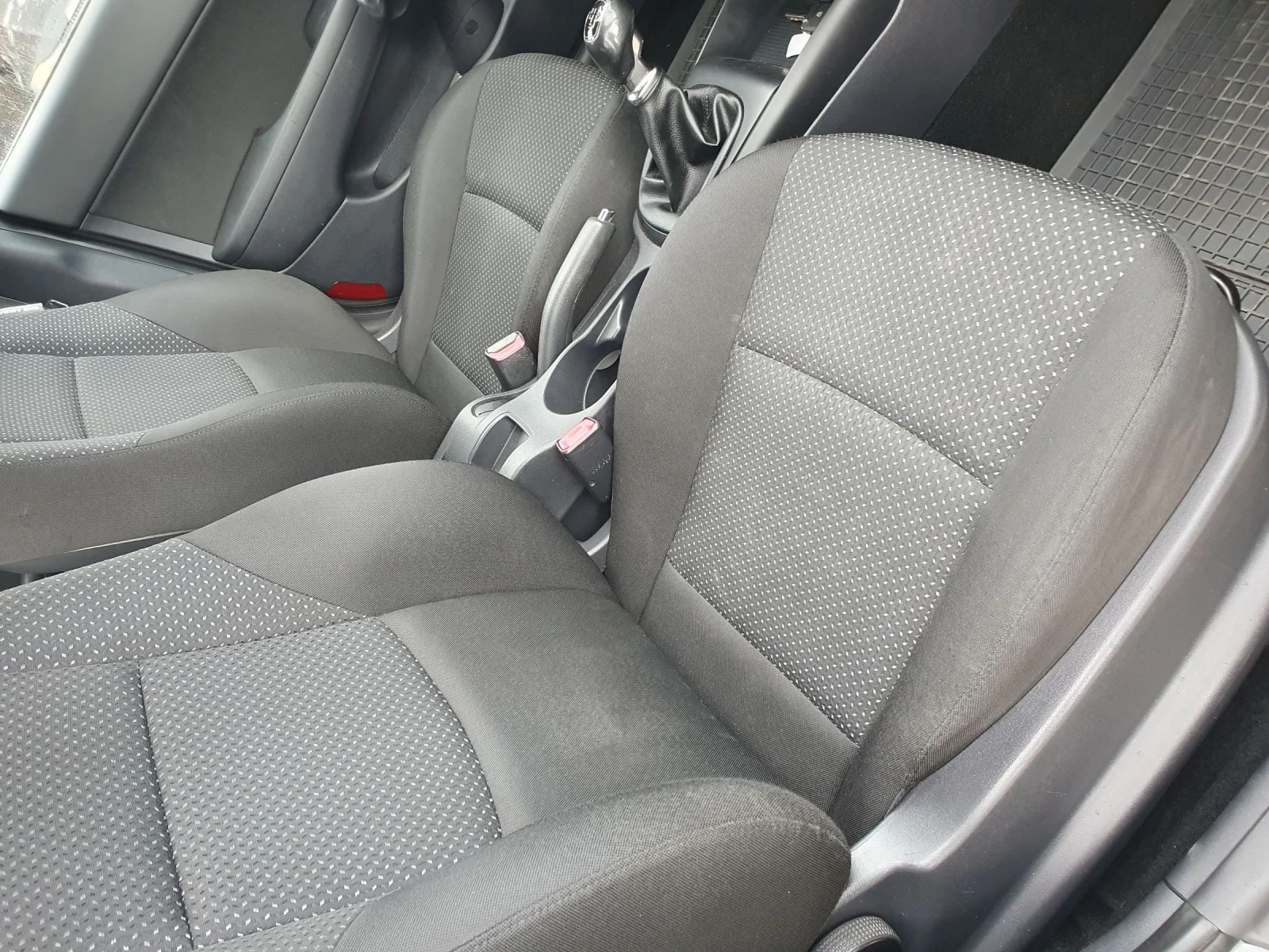 Hyundai I30 1.4 FACE  KLIMATRONIK NOVA NOVA EURO 5, снимка 7 - Автомобили и джипове - 54103244