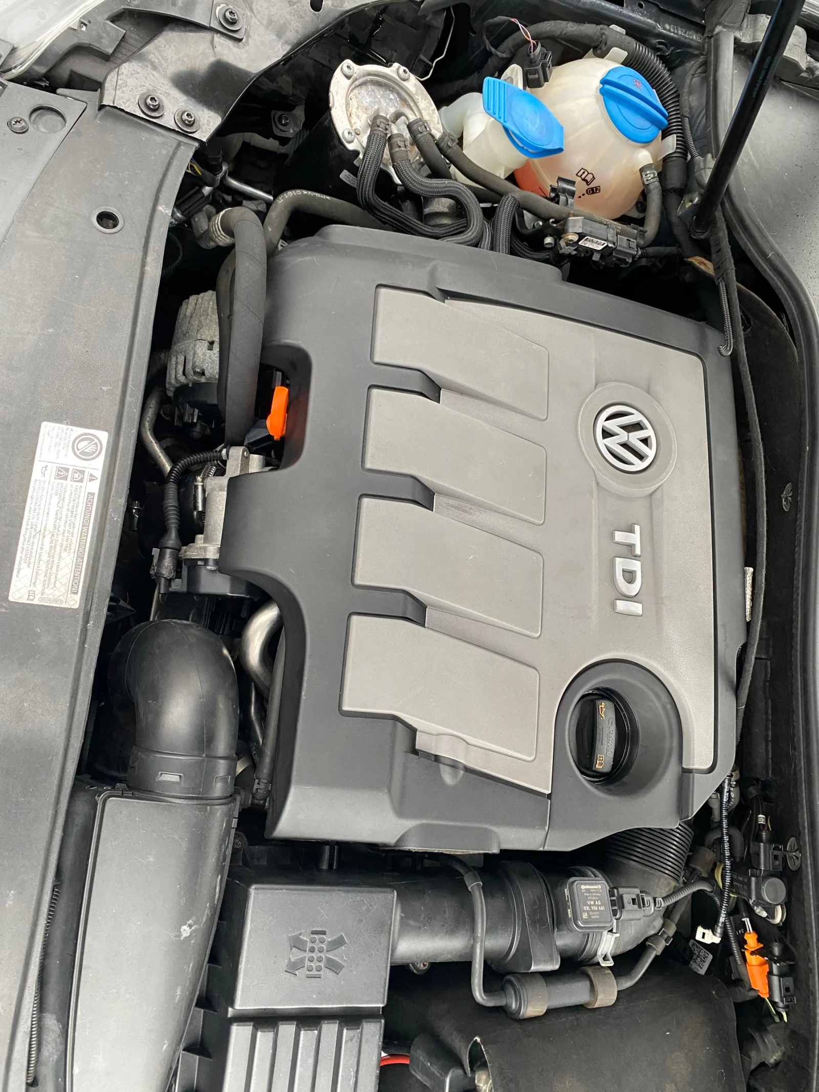 VW Golf 1.6tdi, снимка 2 - Автомобили и джипове - 54105594