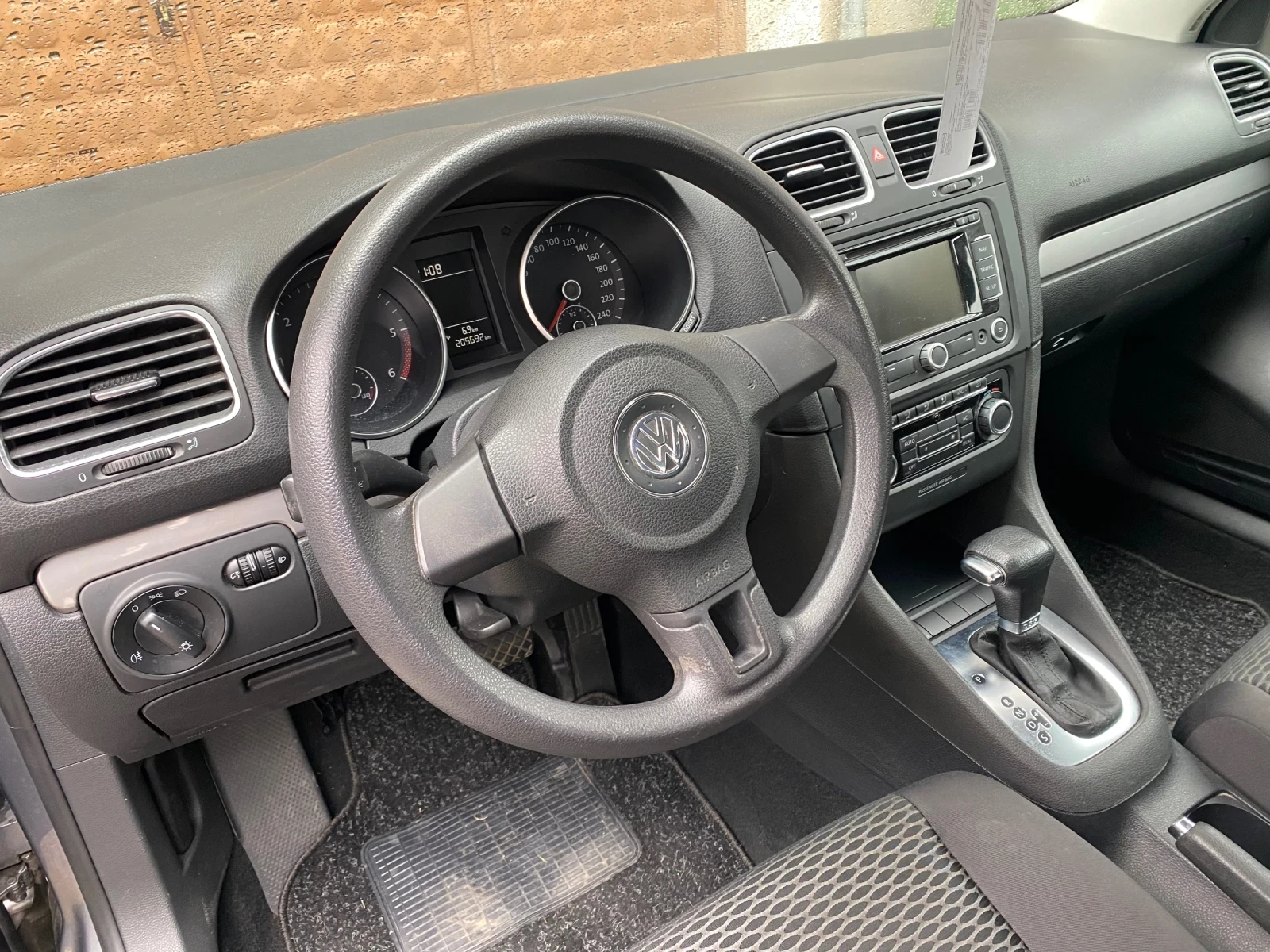 VW Golf 1.6tdi, снимка 6 - Автомобили и джипове - 54105594