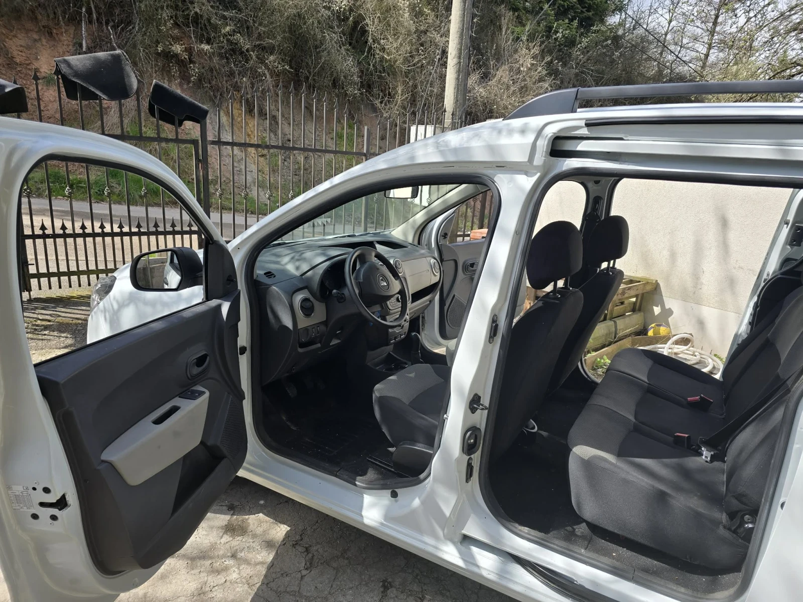 Dacia Dokker, снимка 14 - Автомобили и джипове - 54193937