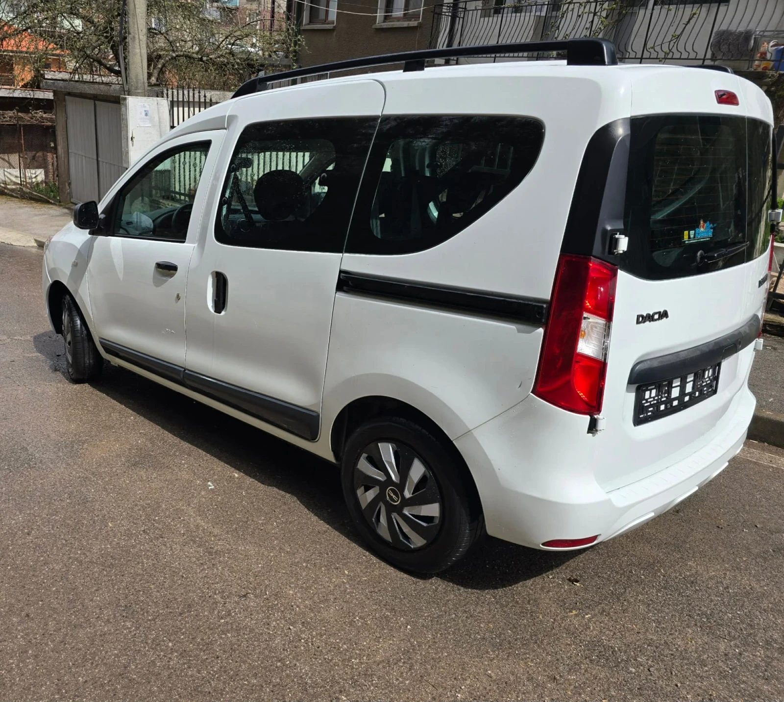 Dacia Dokker, снимка 3 - Автомобили и джипове - 54193937