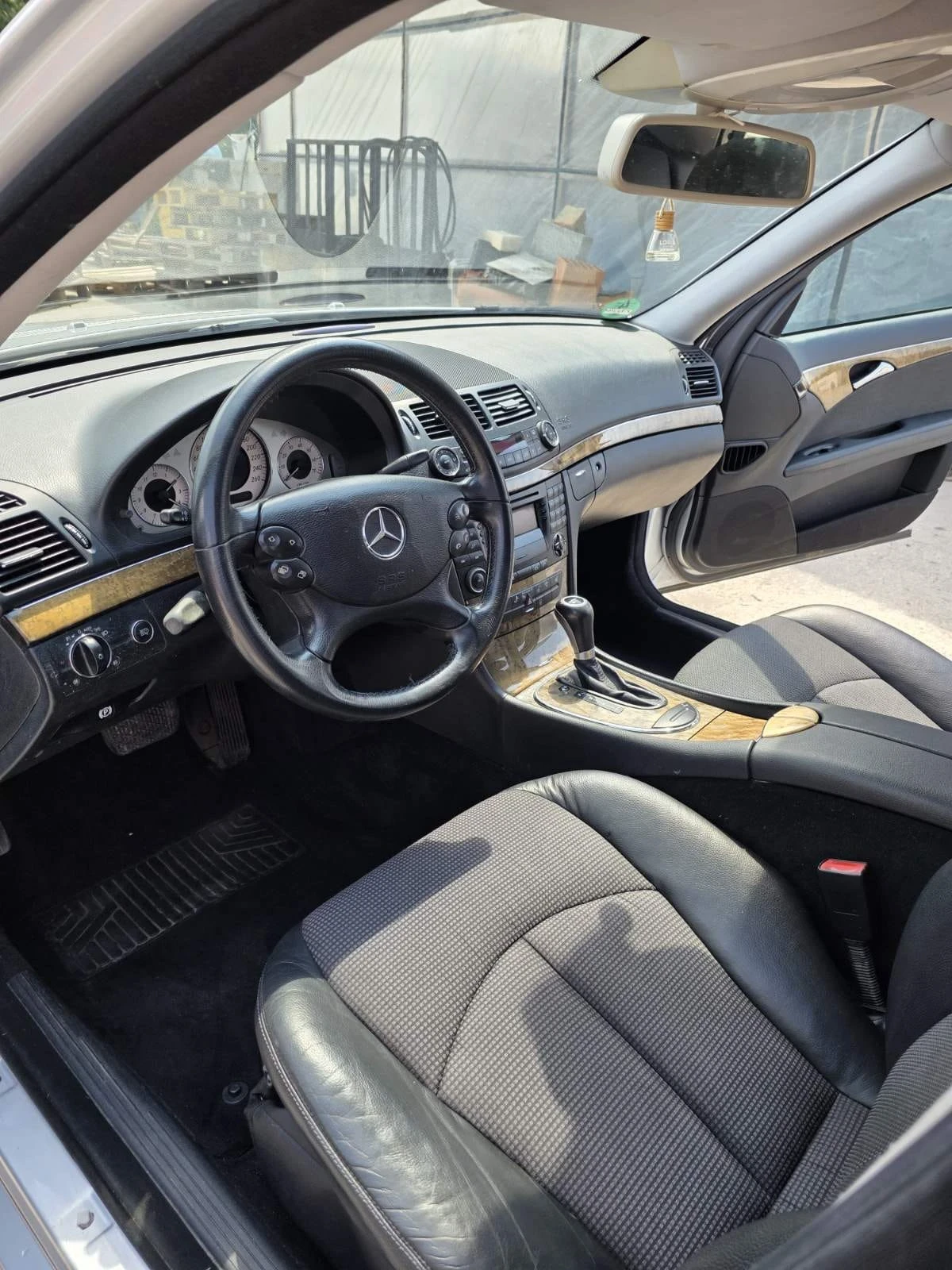 Mercedes-Benz E 280, снимка 6 - Автомобили и джипове - 54242325