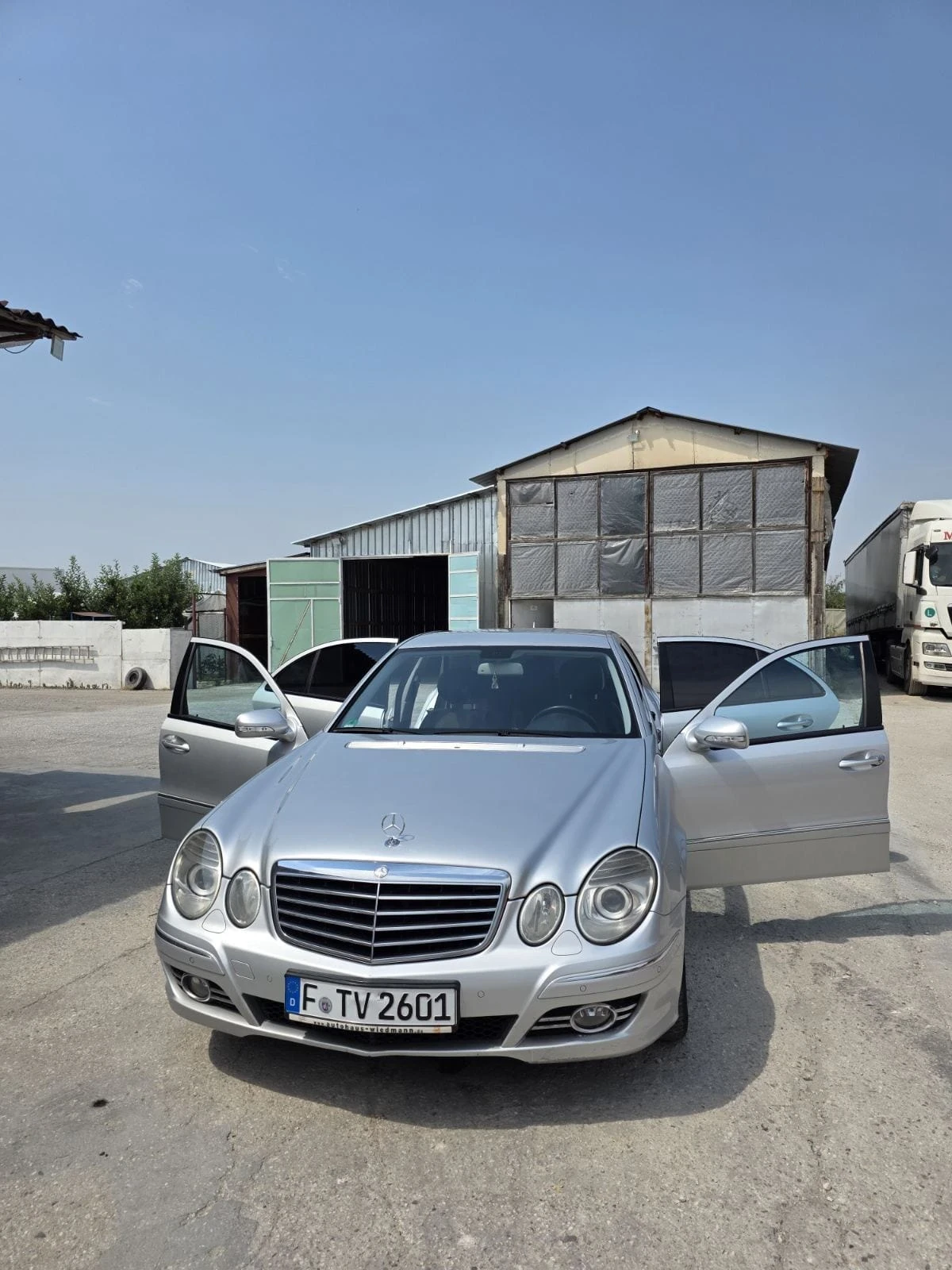 Mercedes-Benz E 280, снимка 9 - Автомобили и джипове - 54242325