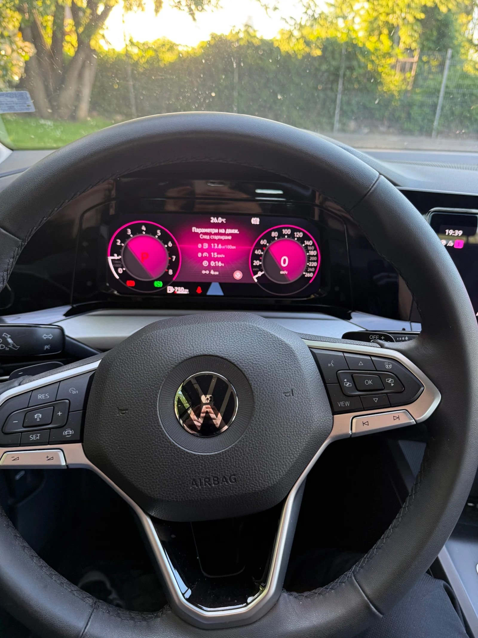 VW Golf 1.5 eTSI , снимка 9 - Автомобили и джипове - 54682790