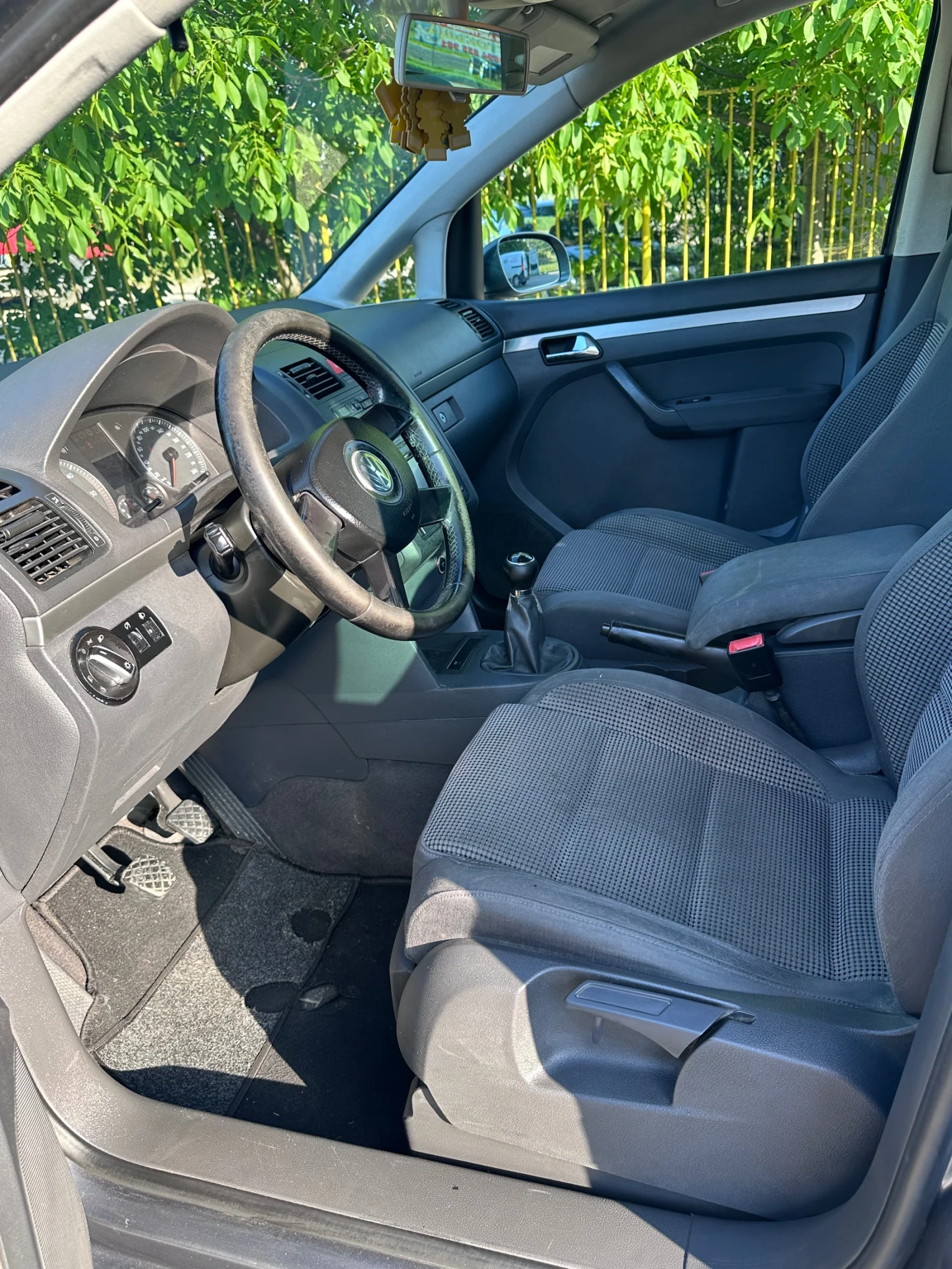 VW Touran 1.9 TDI BKC, снимка 7 - Автомобили и джипове - 54693216