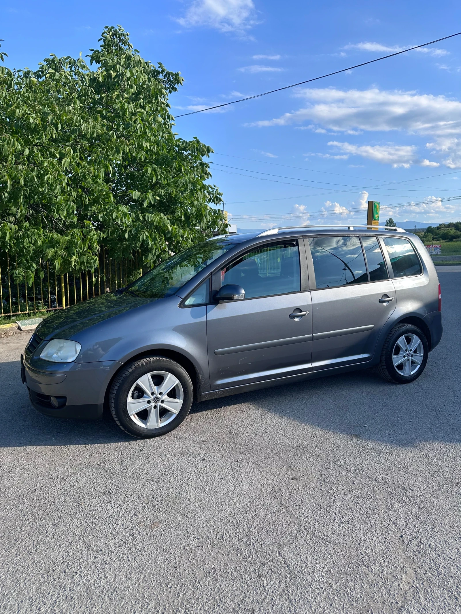 VW Touran 1.9 TDI BKC, снимка 4 - Автомобили и джипове - 54693216