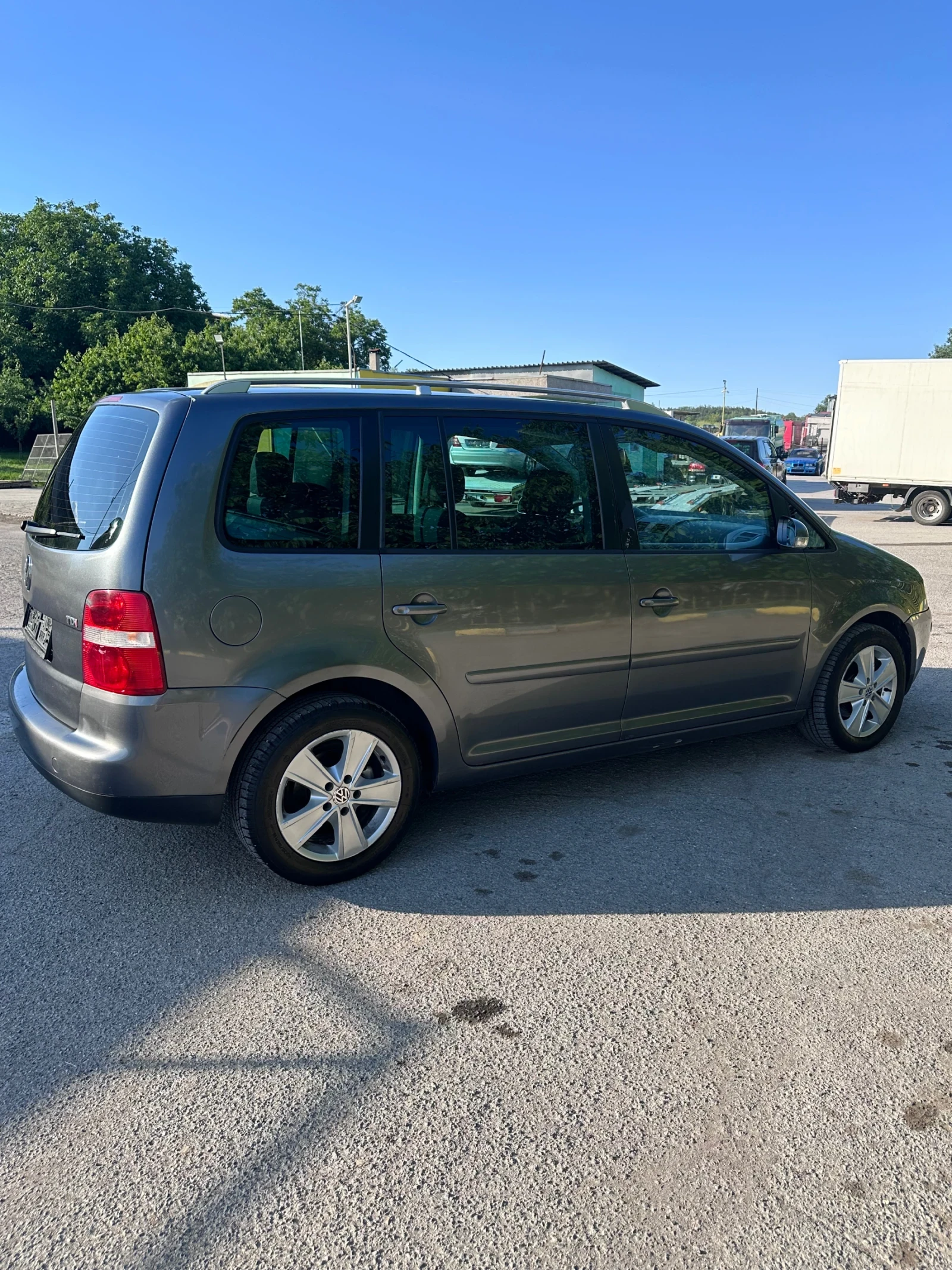 VW Touran 1.9 TDI BKC, снимка 6 - Автомобили и джипове - 54693216