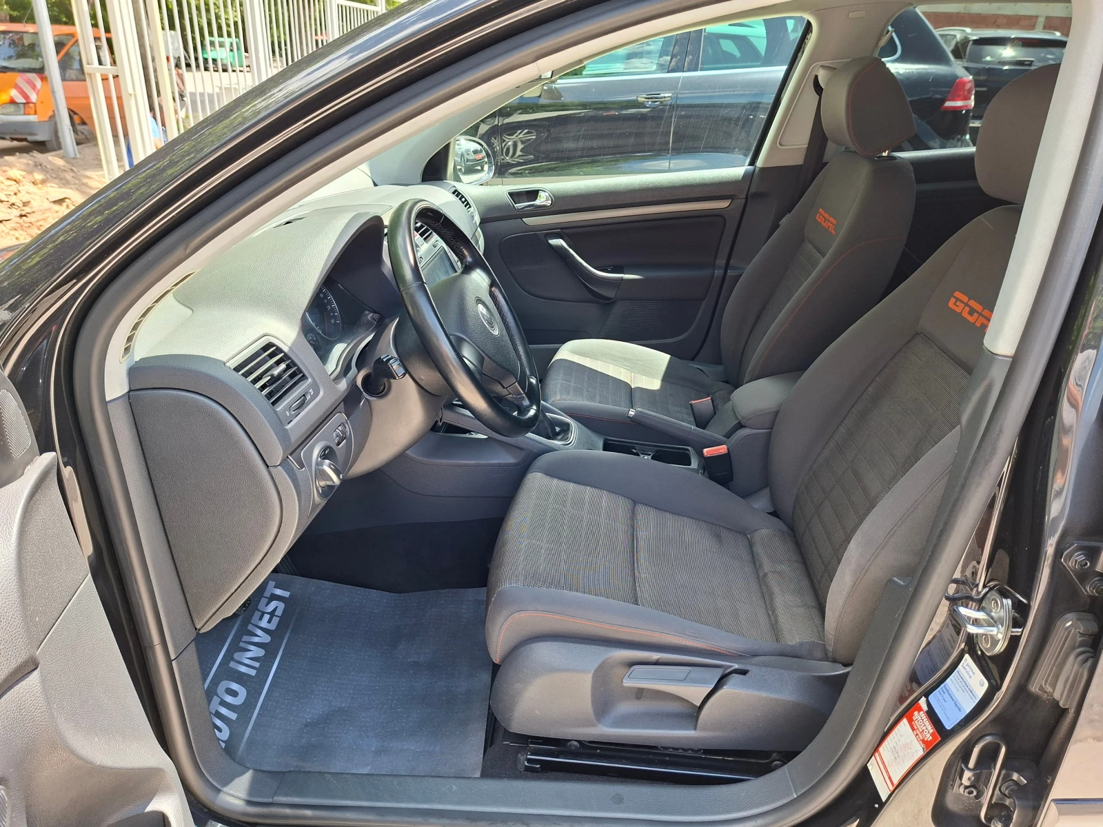 VW Golf 1.6/102KS, снимка 9 - Автомобили и джипове - 55188315
