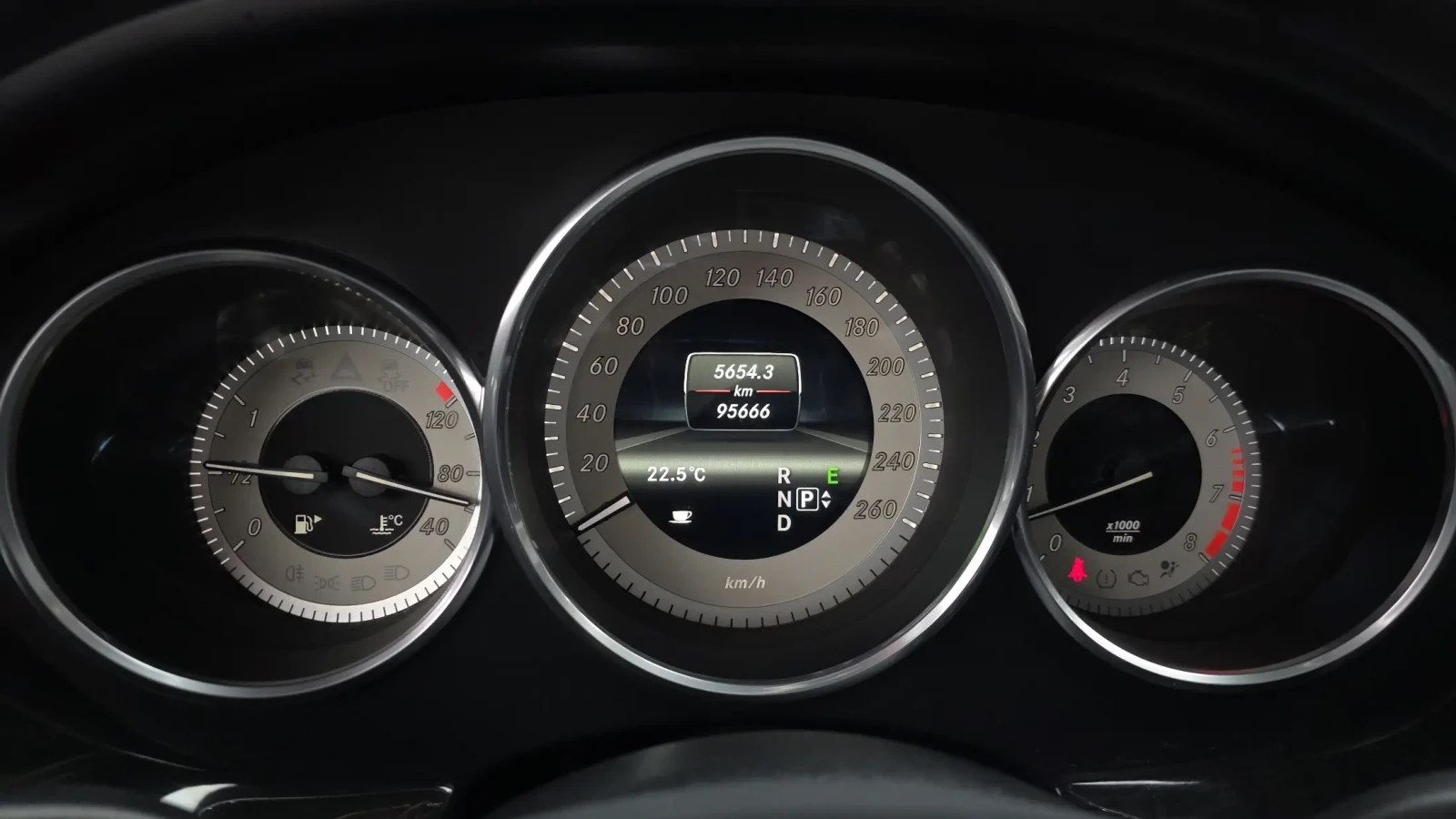 Mercedes-Benz CLS 350 AMG PACK/PANORAMA/CAM/ОБДУХ/ПОДГРЕВ/FULL, снимка 7 - Автомобили и джипове - 55219262