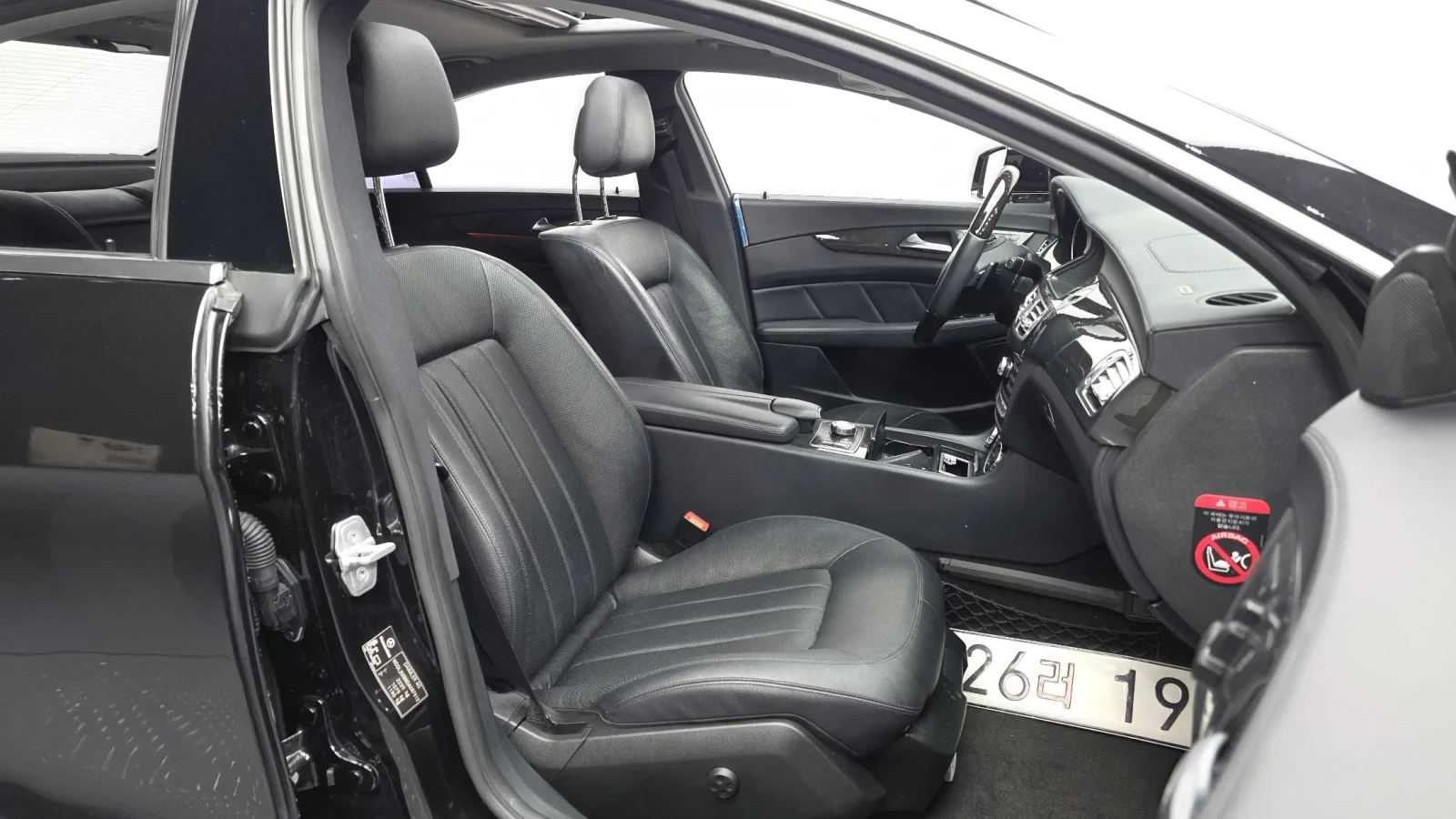 Mercedes-Benz CLS 350 AMG PACK/PANORAMA/CAM/ОБДУХ/ПОДГРЕВ/FULL, снимка 9 - Автомобили и джипове - 55219262
