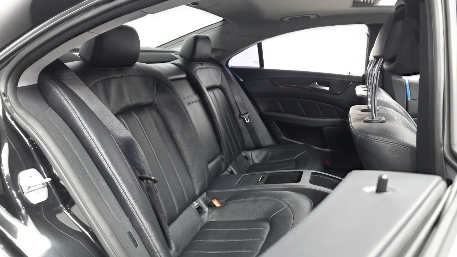 Mercedes-Benz CLS 350 AMG PACK/PANORAMA/CAM/ОБДУХ/ПОДГРЕВ/FULL, снимка 10 - Автомобили и джипове - 55219262